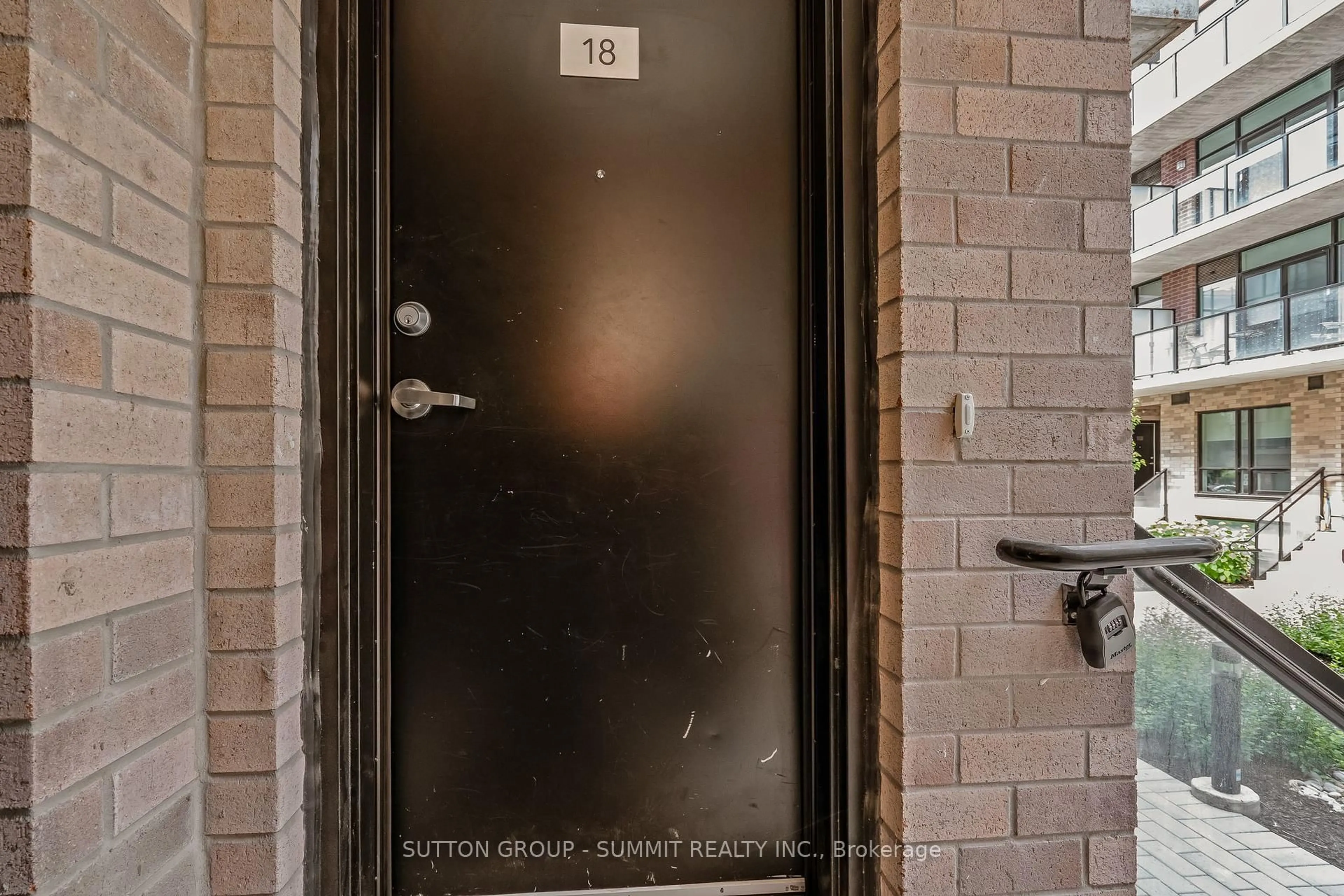 Unknown for 861 Sheppard Ave #18, Toronto Ontario M3H 0E9