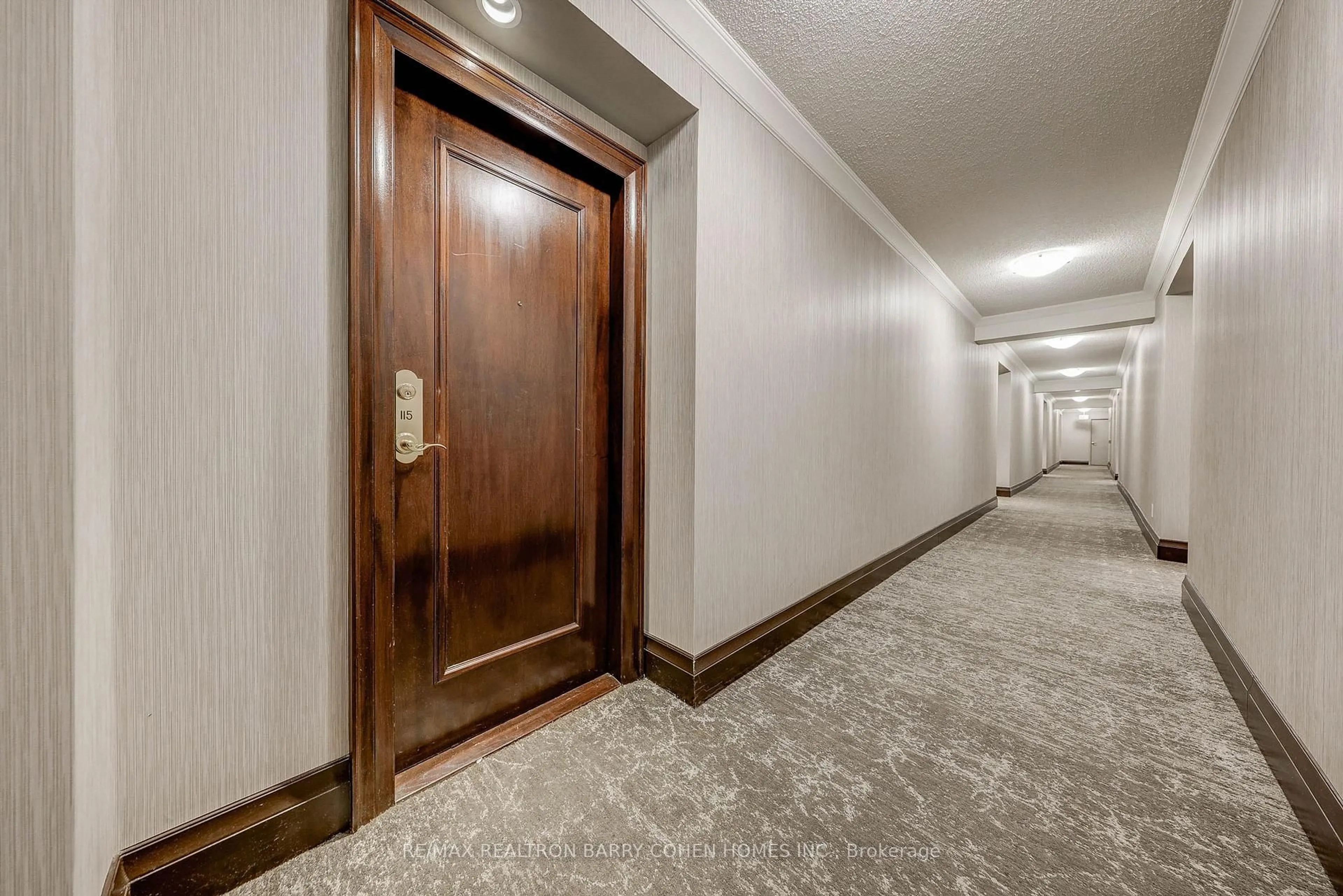 Indoor foyer for 38 William Carson Cres #115, Toronto Ontario M2P 2H2