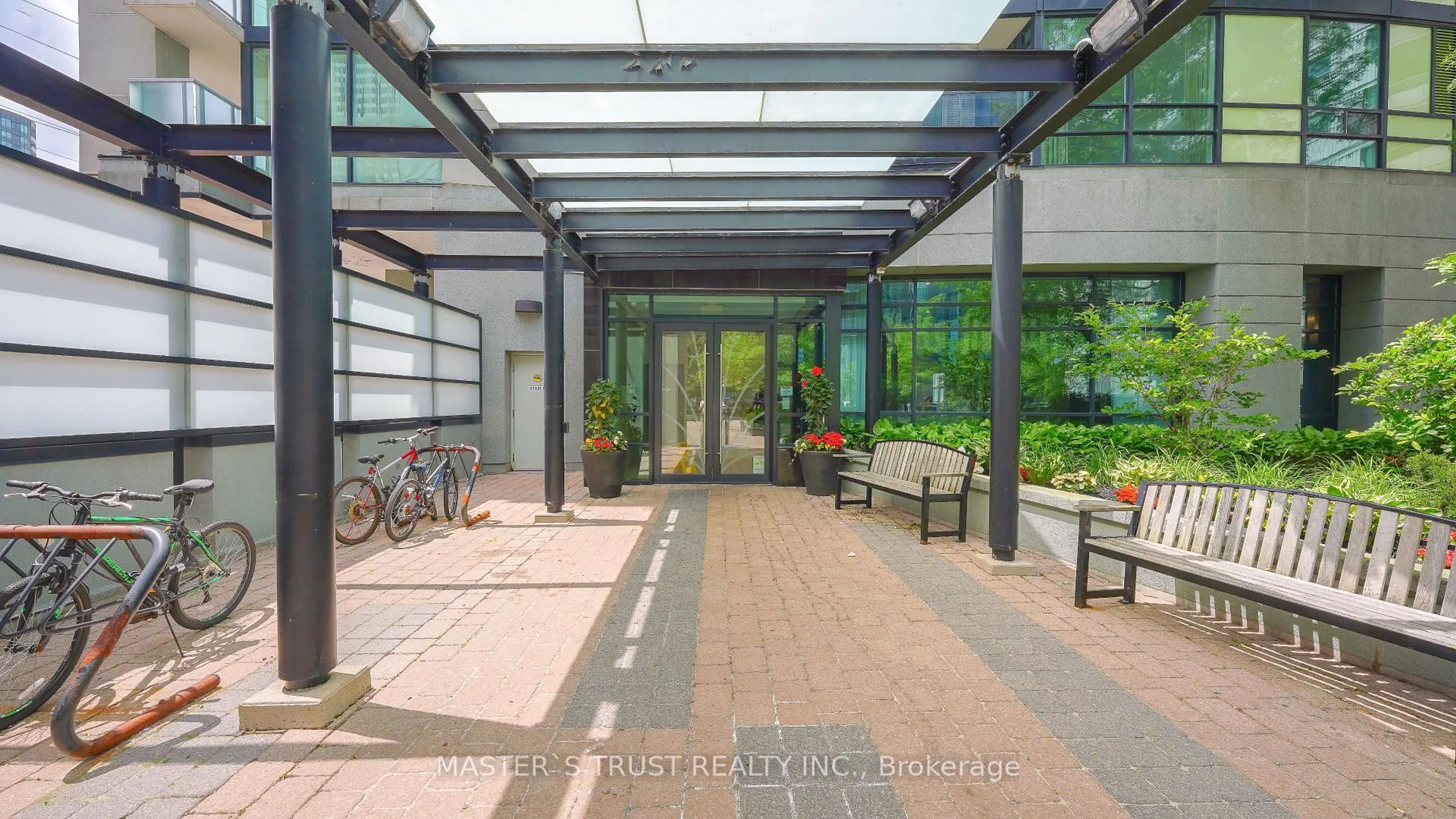 Indoor foyer for 5740 Yonge St #501, Toronto Ontario M2M 0B1
