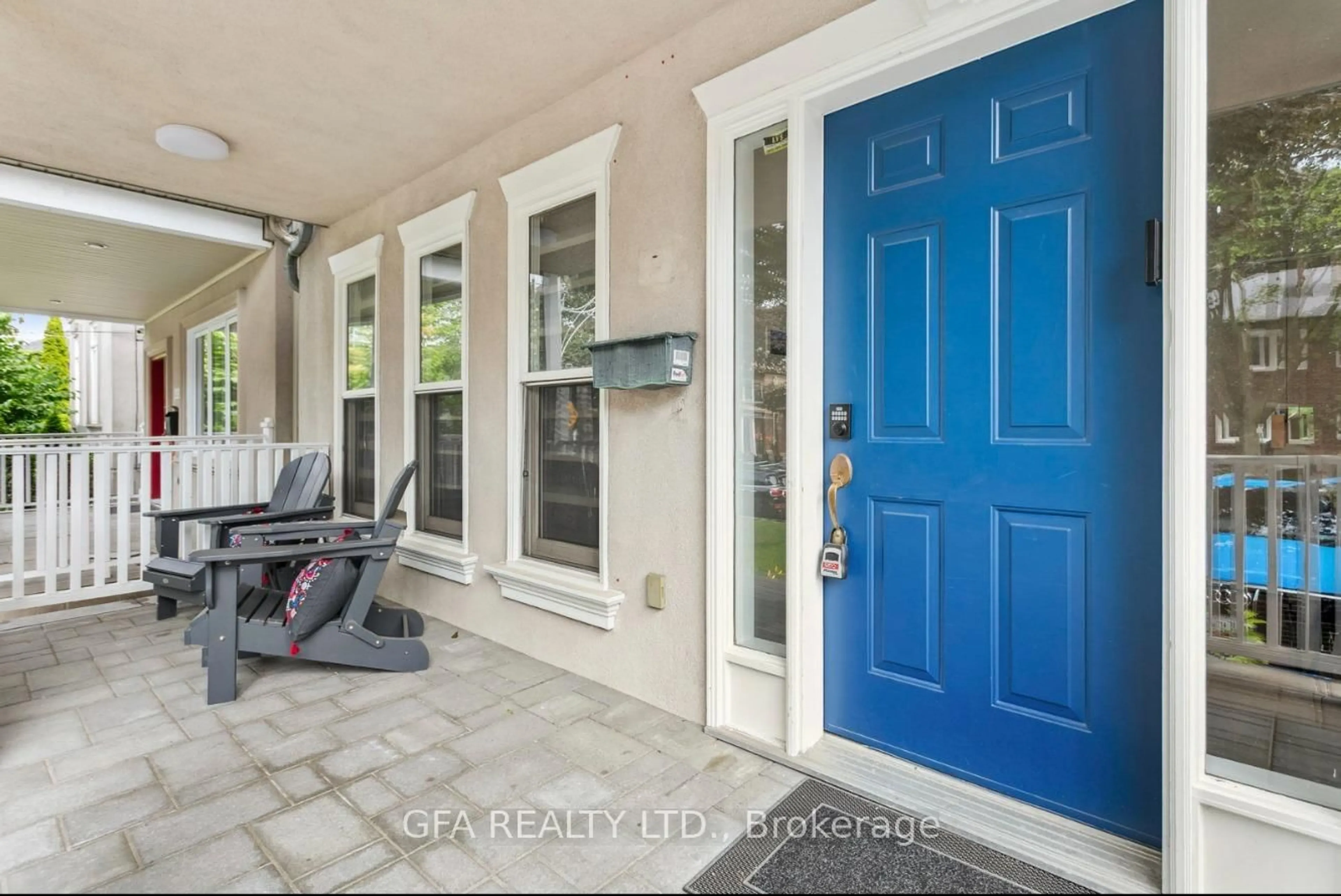 Indoor entryway for 423 Manor Rd, Toronto Ontario M4S 1T1