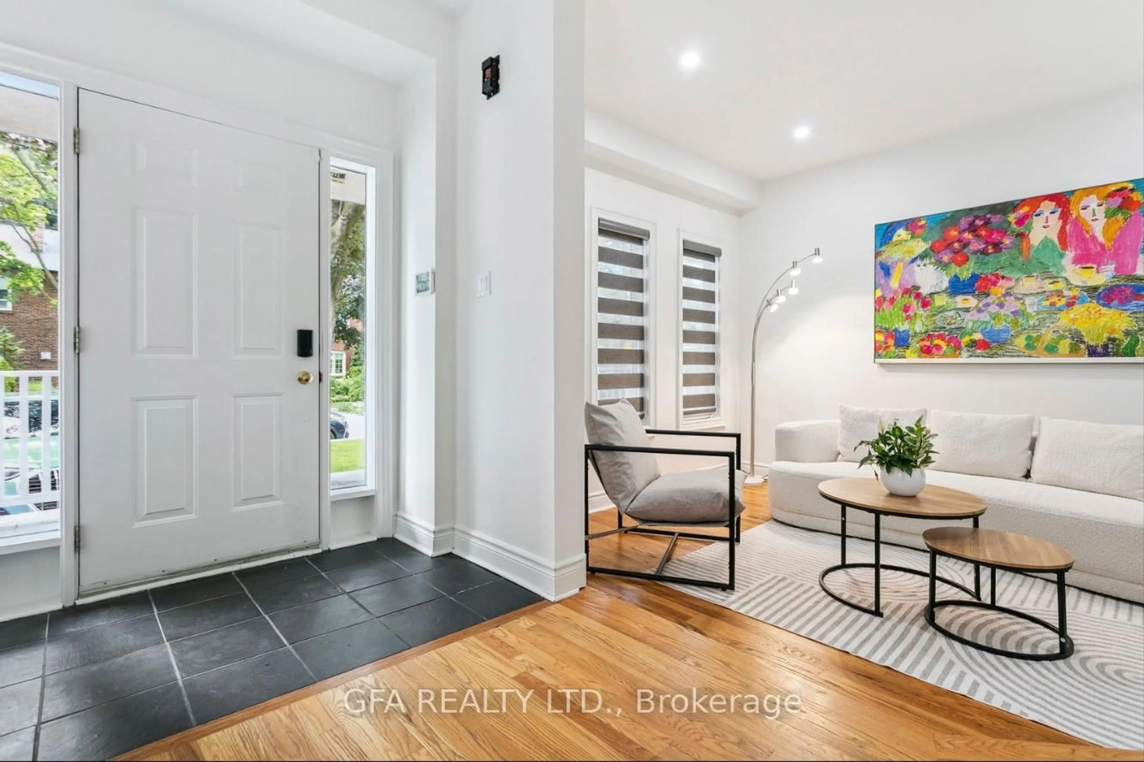 Indoor entryway for 423 Manor Rd, Toronto Ontario M4S 1T1