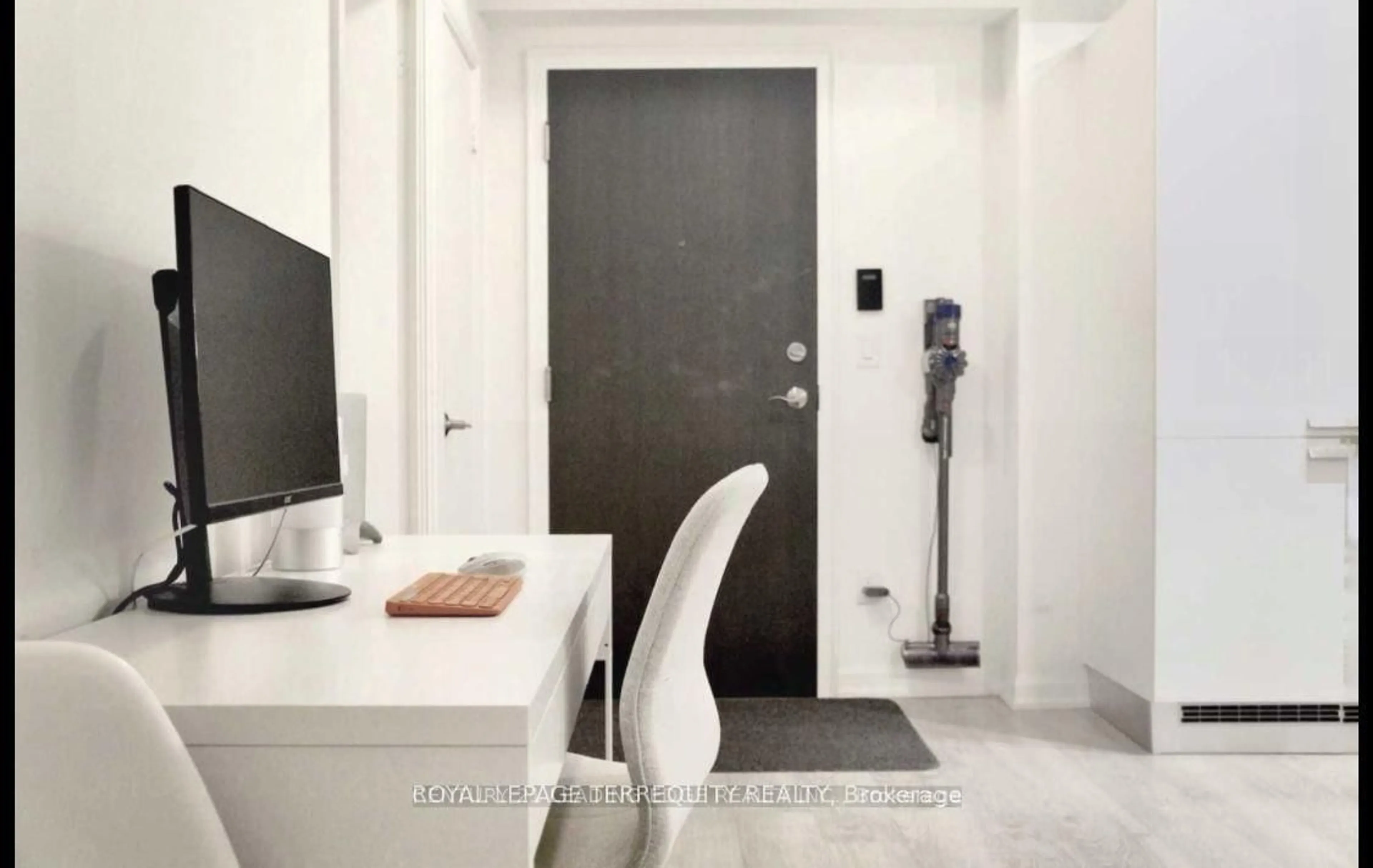 Unknown for 9 Bogert Ave #704, Toronto Ontario M2N 0H3