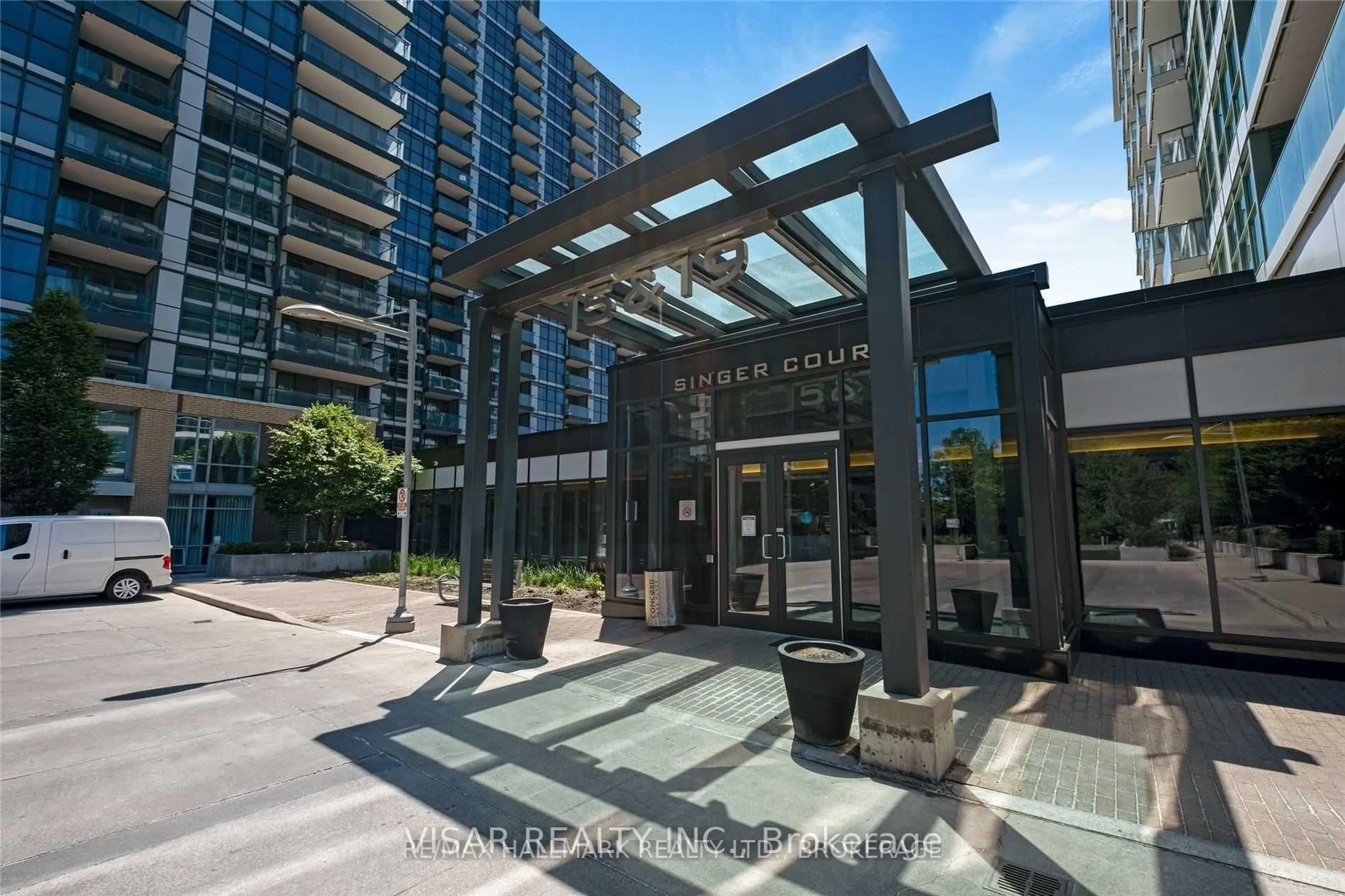 Indoor foyer for 15 Singer Crt #509, Toronto Ontario M2K 0B1