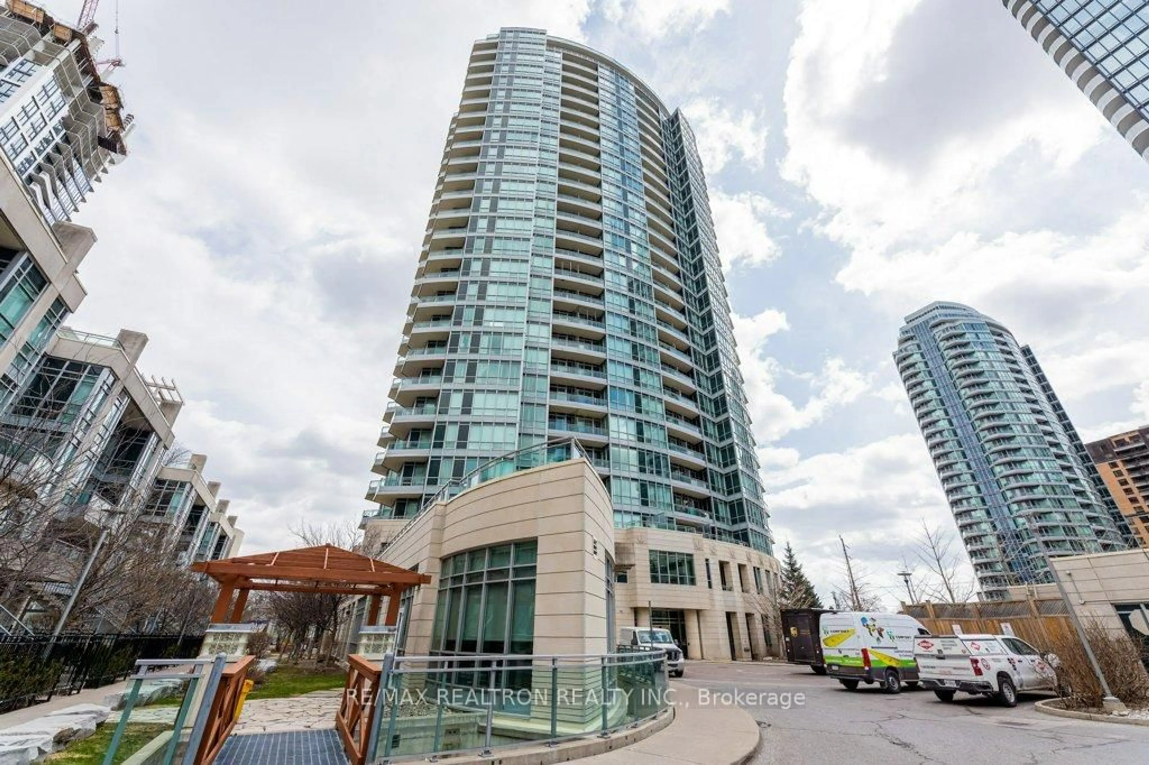 Unknown for 21 Olive Ave #221, Toronto Ontario M2N 4N4