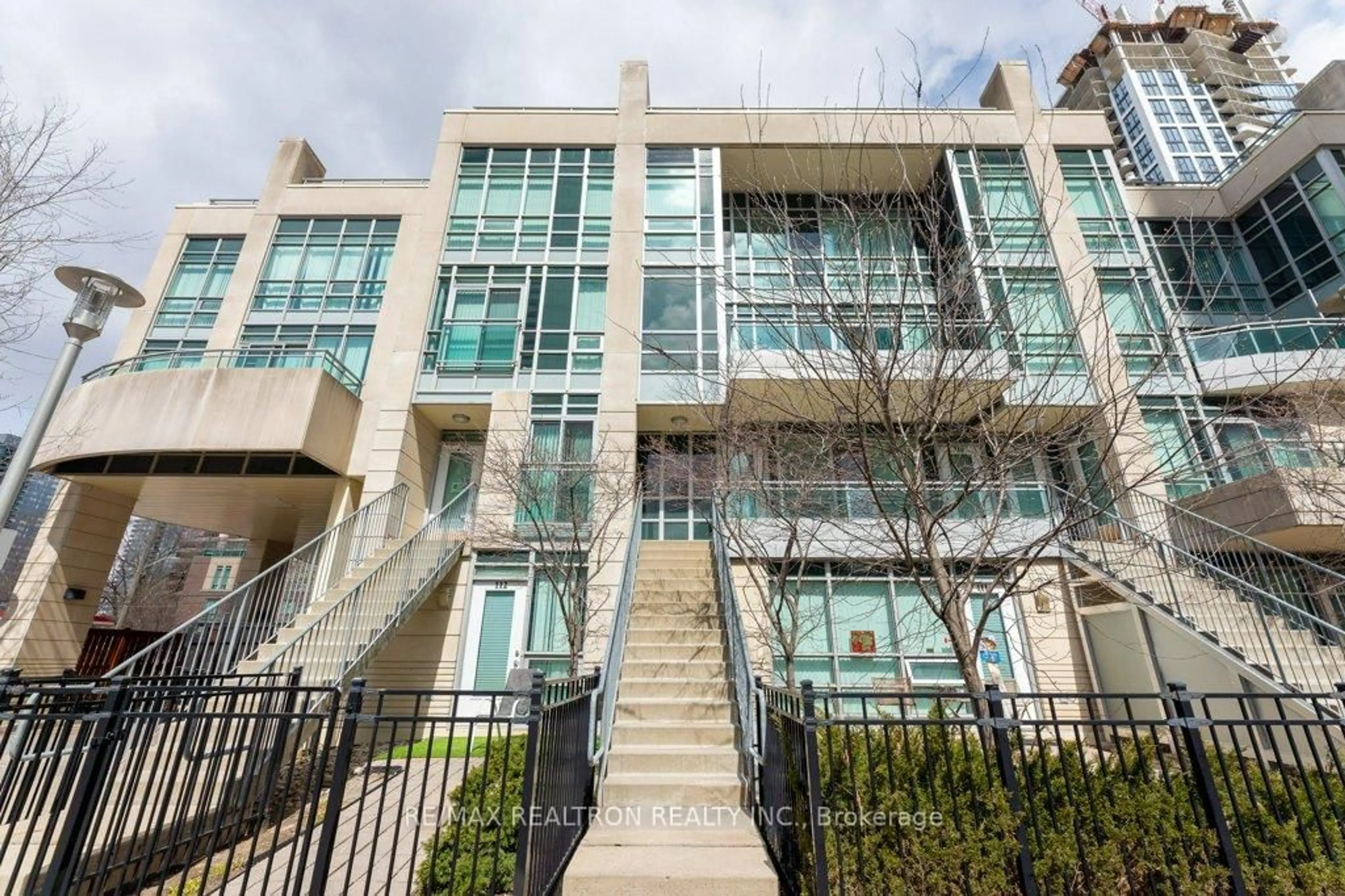 Unknown for 21 Olive Ave #221, Toronto Ontario M2N 4N4