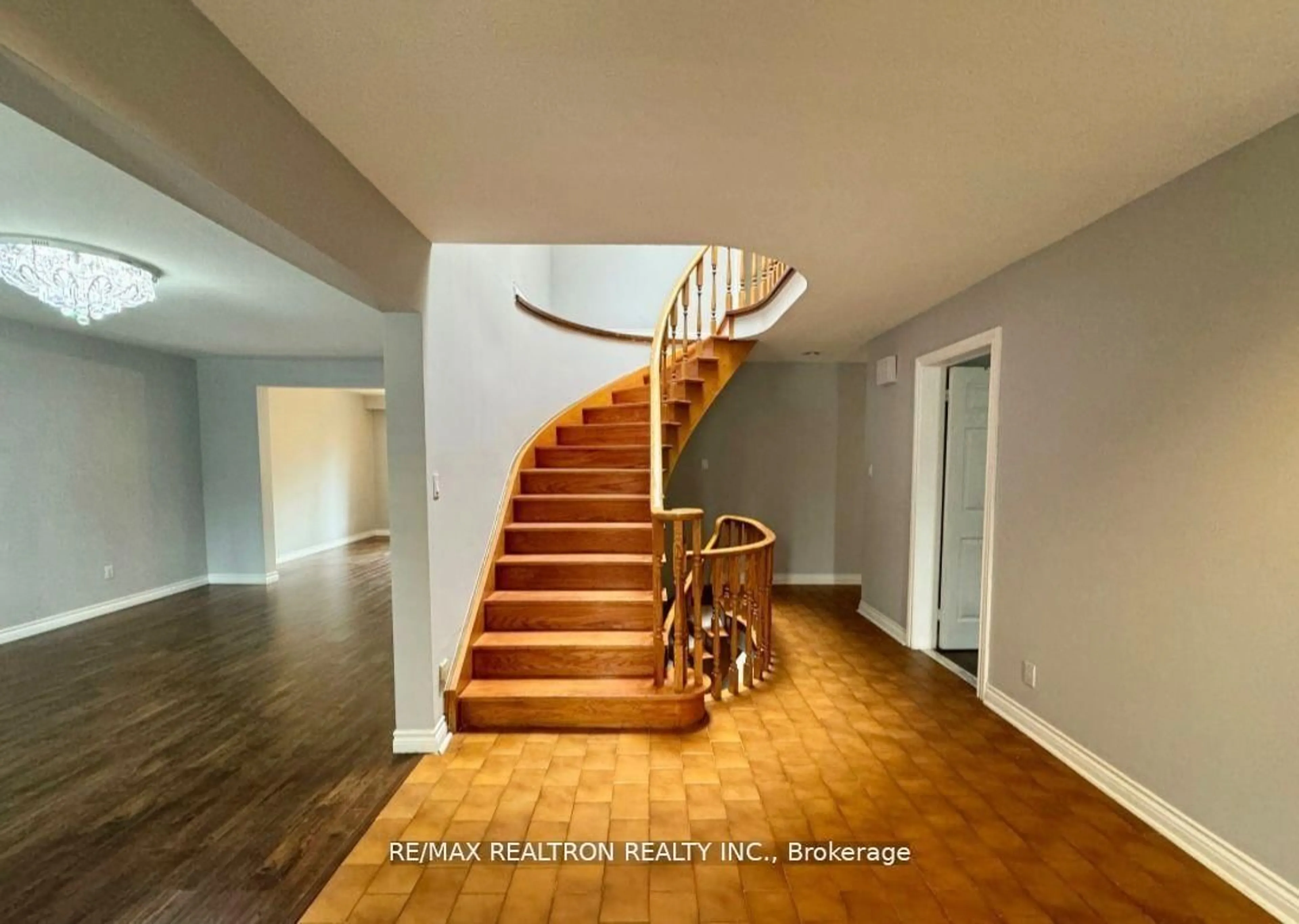 Unknown for 23 Lawnview Dr, Toronto Ontario M2N 5J9