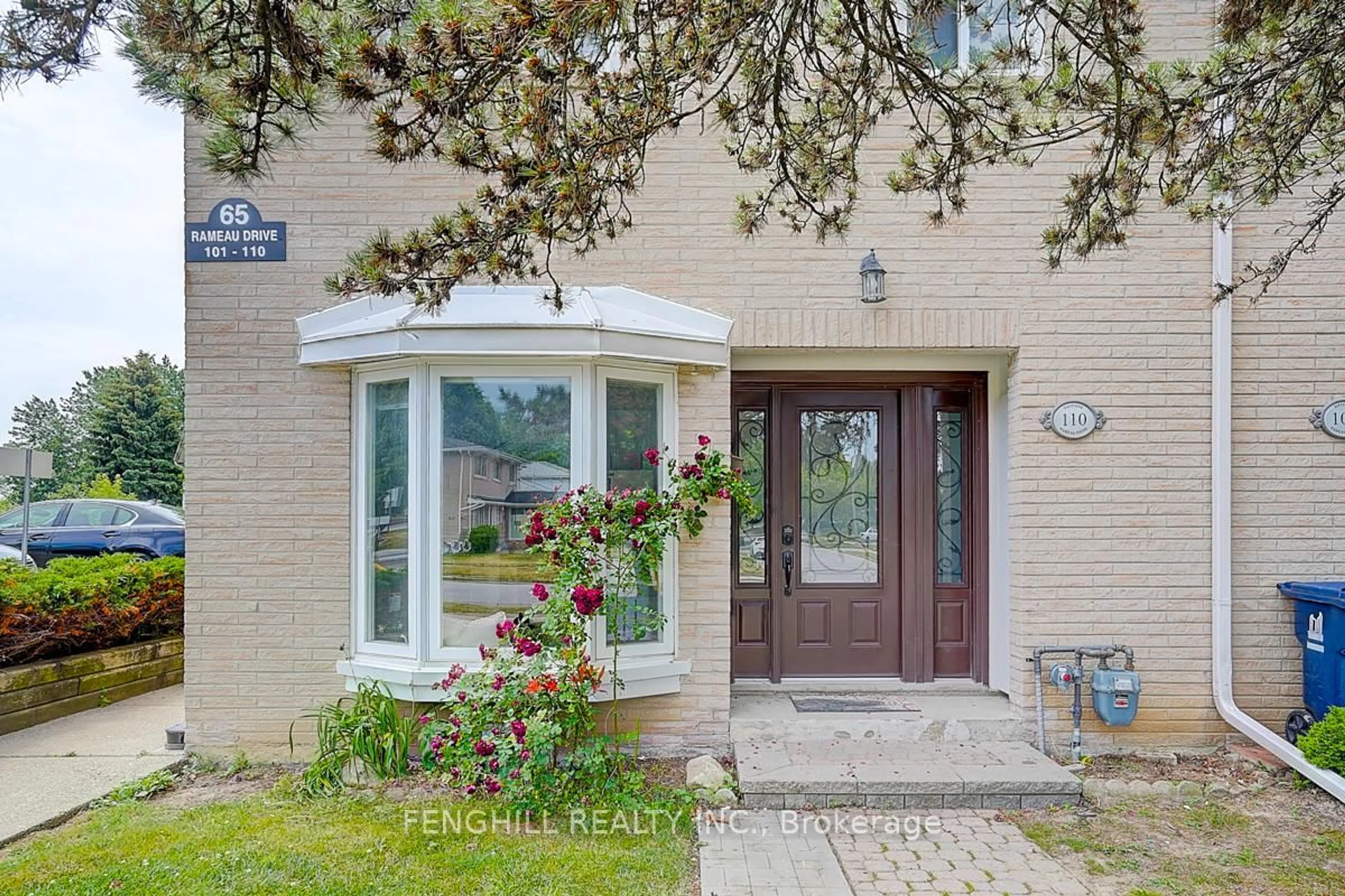 Indoor entryway for 65 Rameau Dr #110, Toronto Ontario M2H 1T6