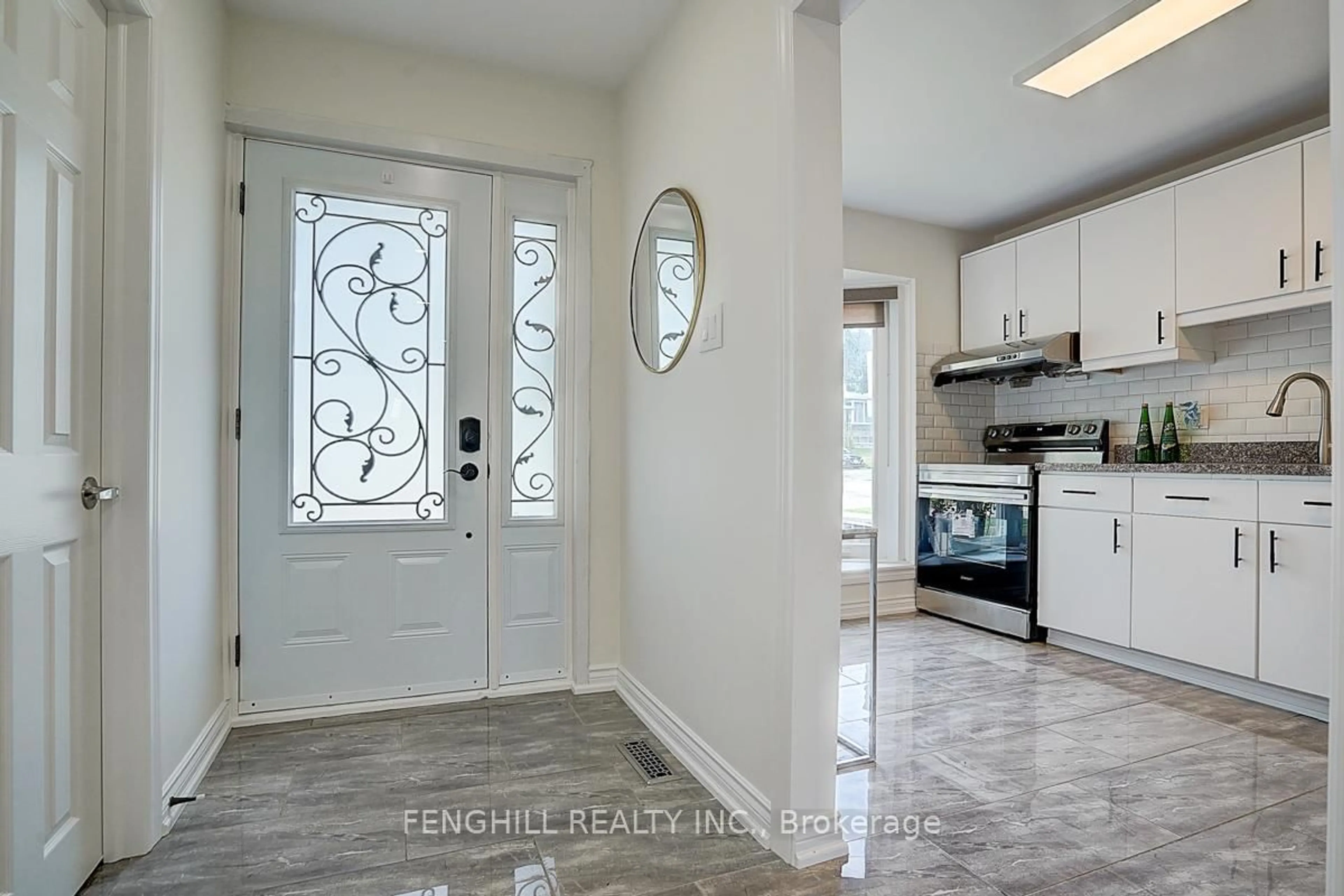 Indoor entryway for 65 Rameau Dr #110, Toronto Ontario M2H 1T6