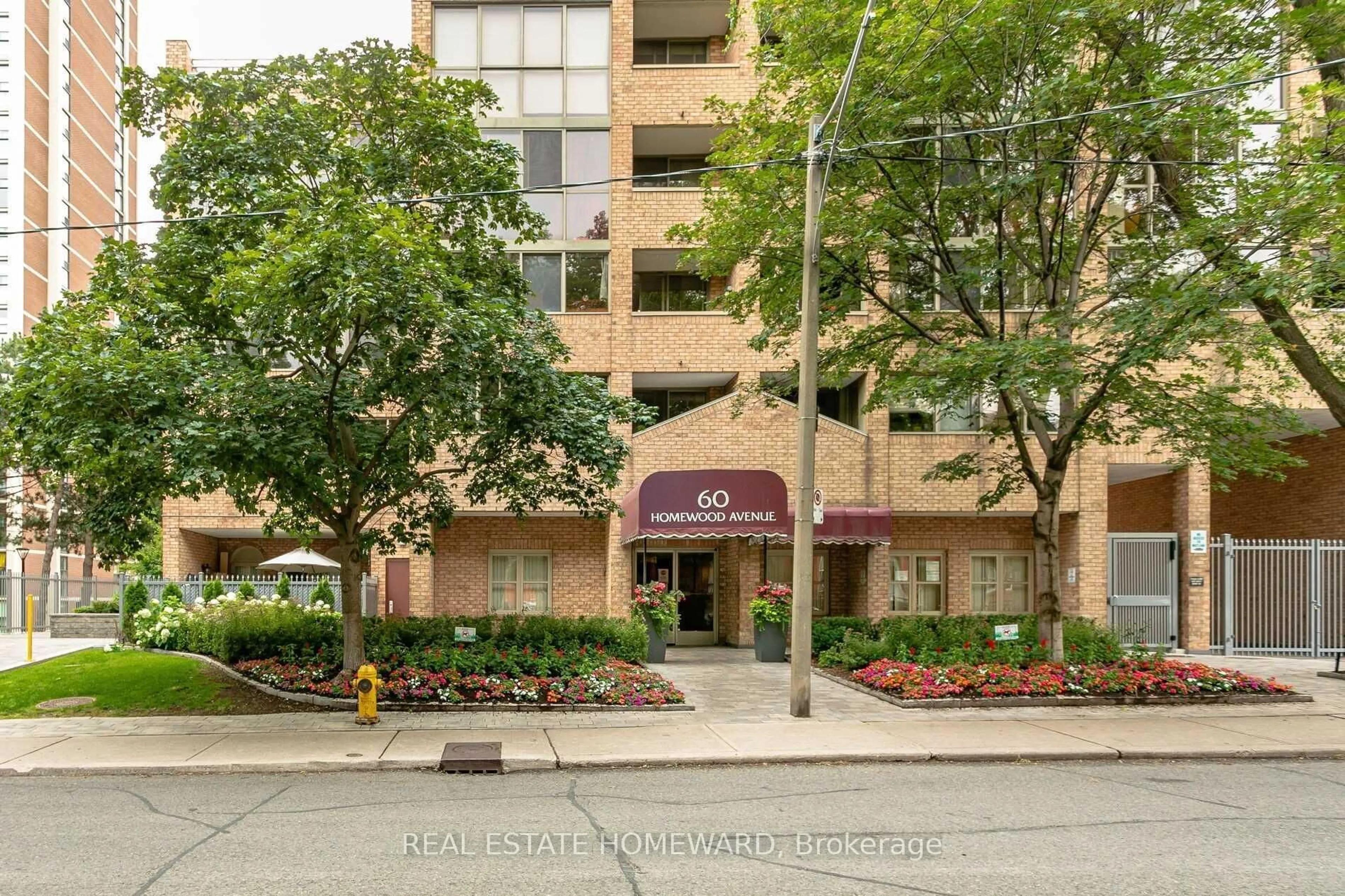 Indoor foyer for 60 Homewood Ave #533, Toronto Ontario M4Y 2X4