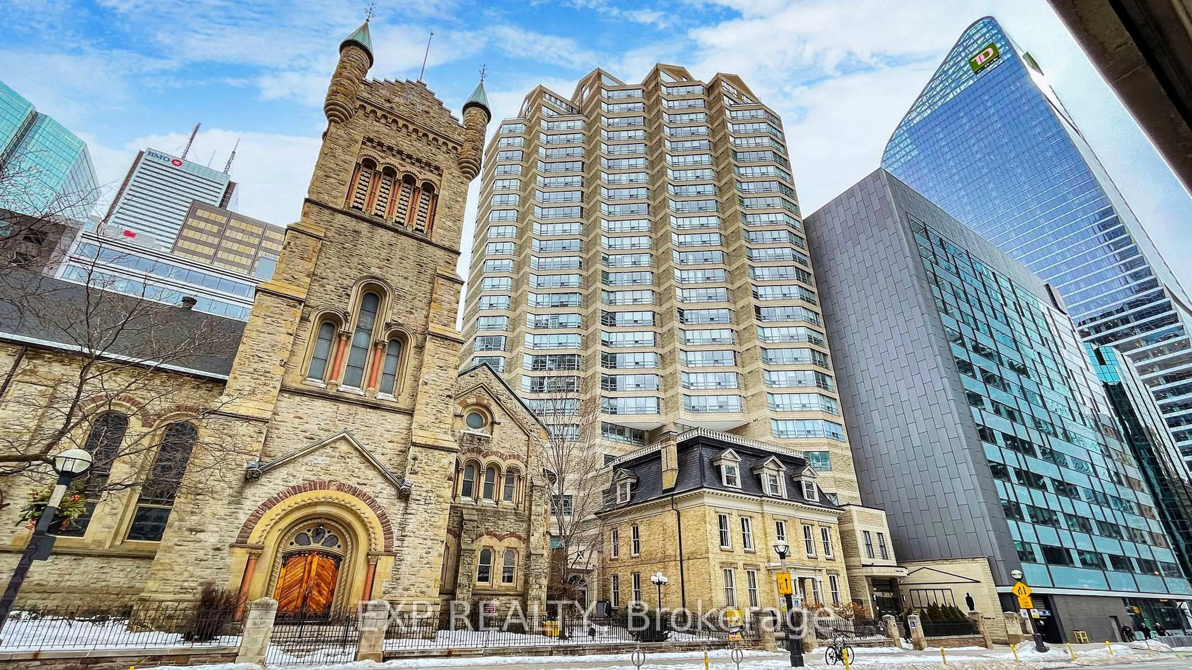 Indoor foyer for 71 Simcoe St #1204, Toronto Ontario M5J 2S9