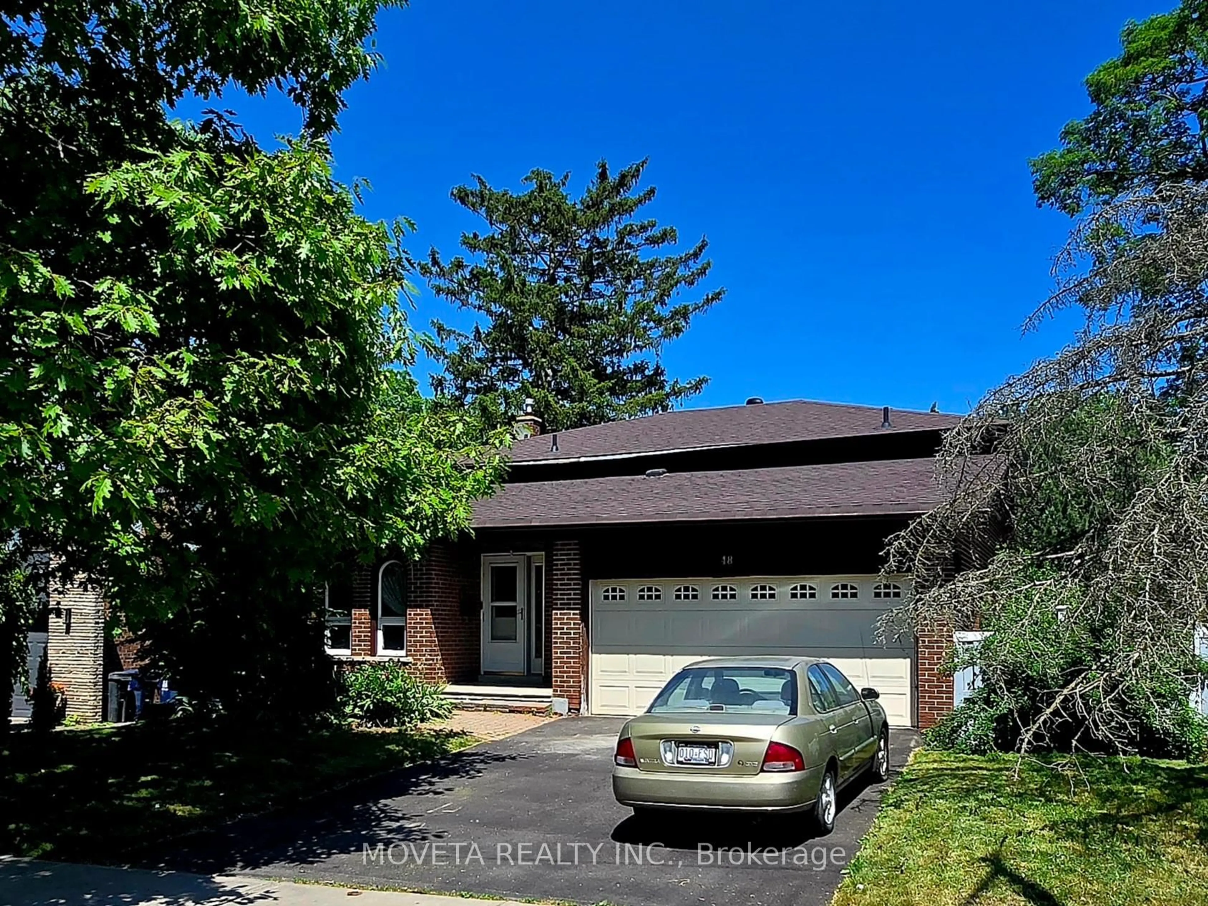 A pic from outside/outdoor area/front of a property/back of a property/a pic from drone, street for 48 Beardmore Cres, Toronto Ontario M2K 2P5