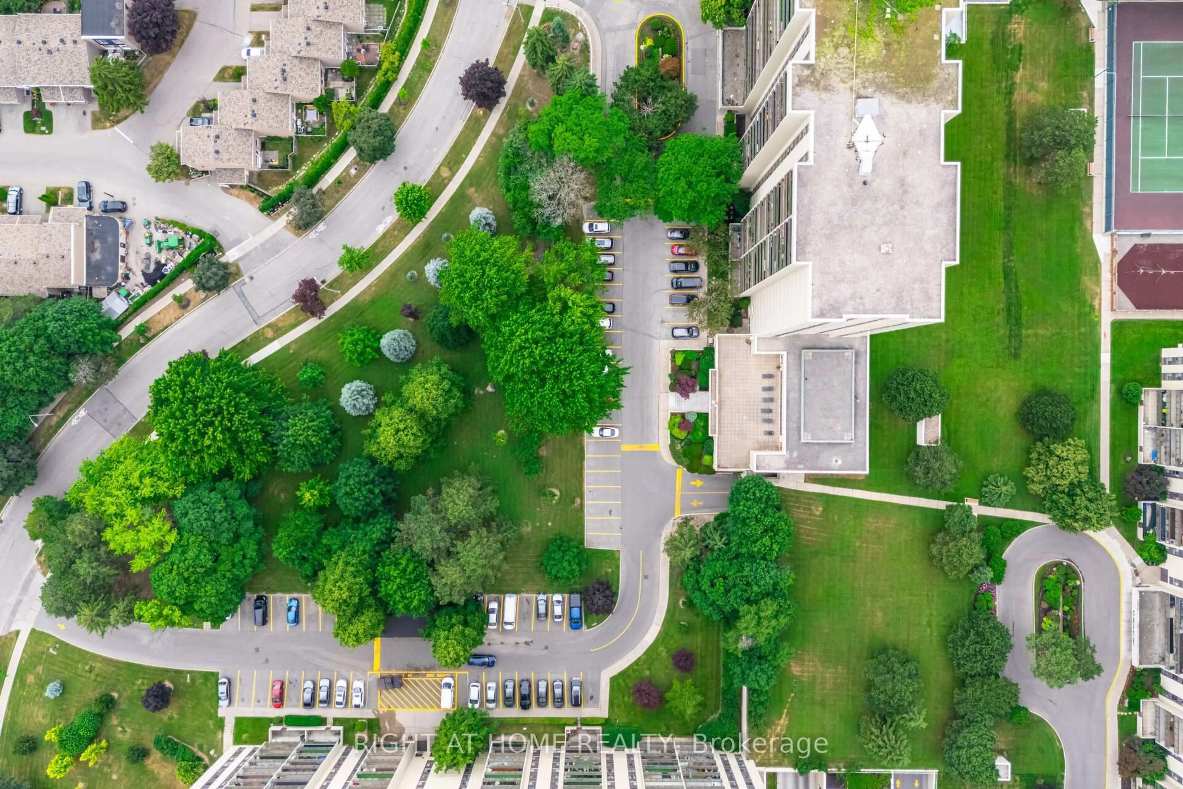 A pic from outside/outdoor area/front of a property/back of a property/a pic from drone, city buildings view from balcony for 260 Seneca Hill Dr #210, Toronto Ontario M2J 4S6