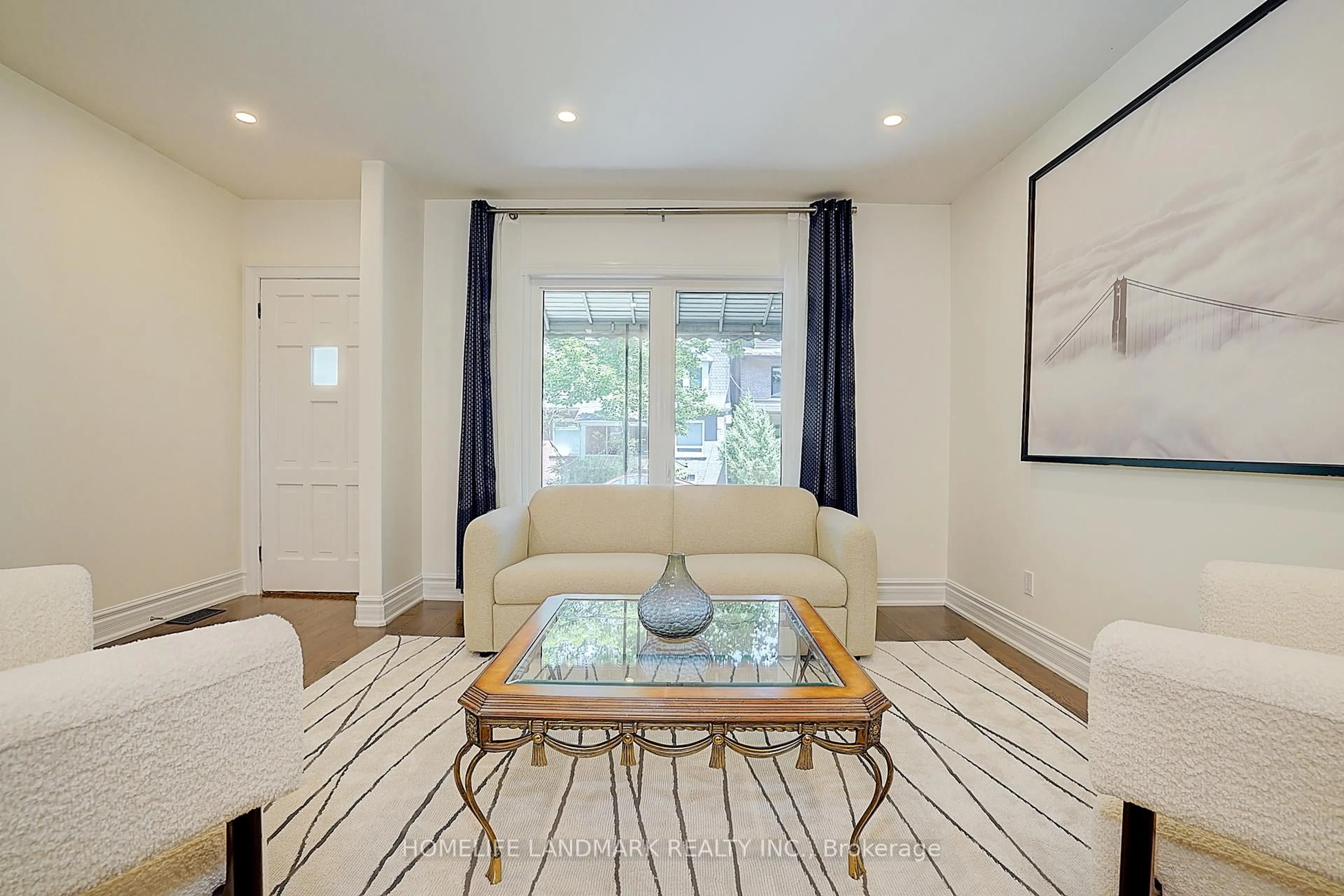 Living room with furniture, unknown for 596 Palmerston Ave, Toronto Ontario M6G 2P9