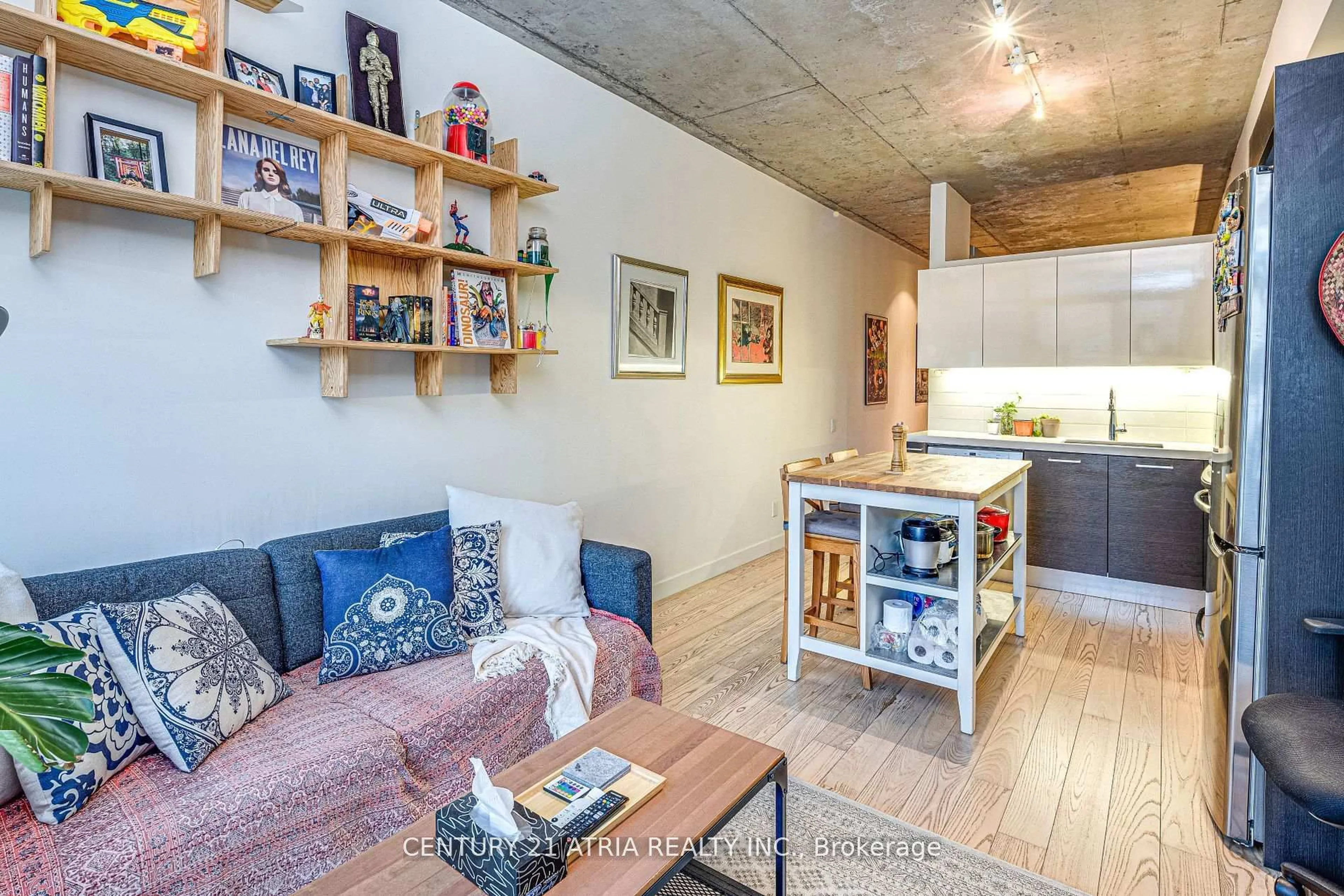 Open concept kitchen, cement floor for 25 Stafford St #508, Toronto Ontario M5V 0G3