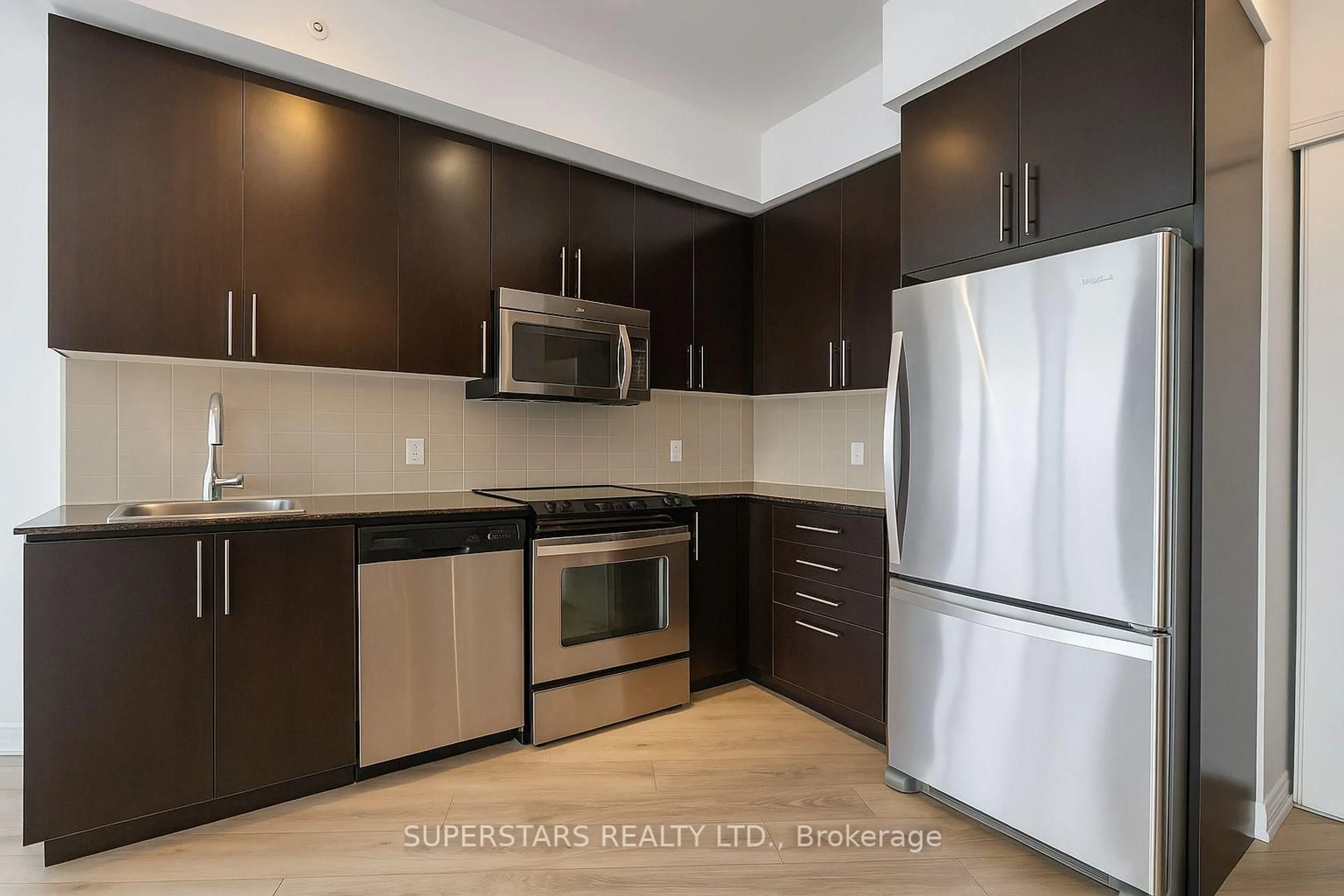Standard kitchen, unknown for 60 Berwick Ave #1409, Toronto Ontario M5P 0A3
