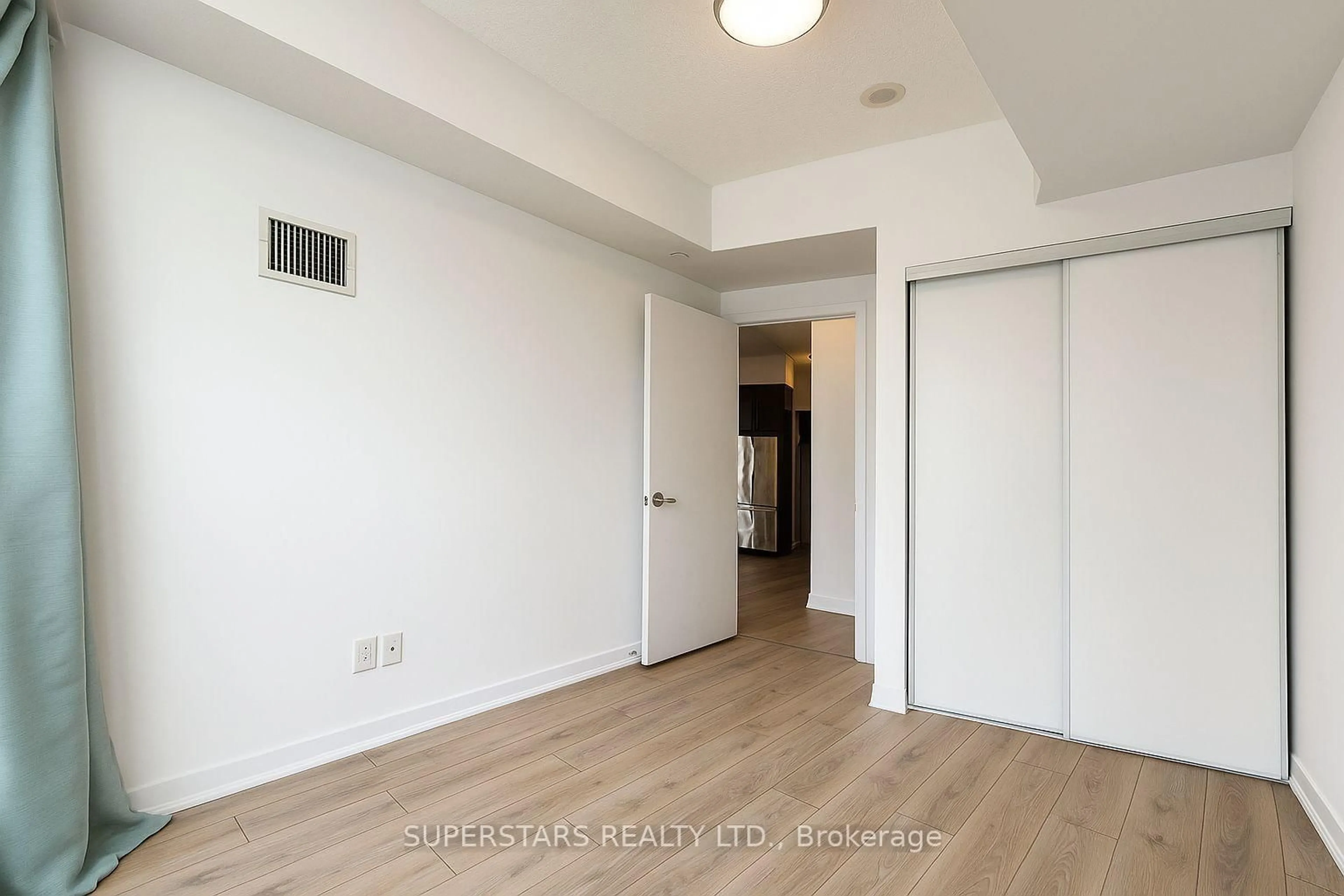 A pic of a room for 60 Berwick Ave #1409, Toronto Ontario M5P 0A3