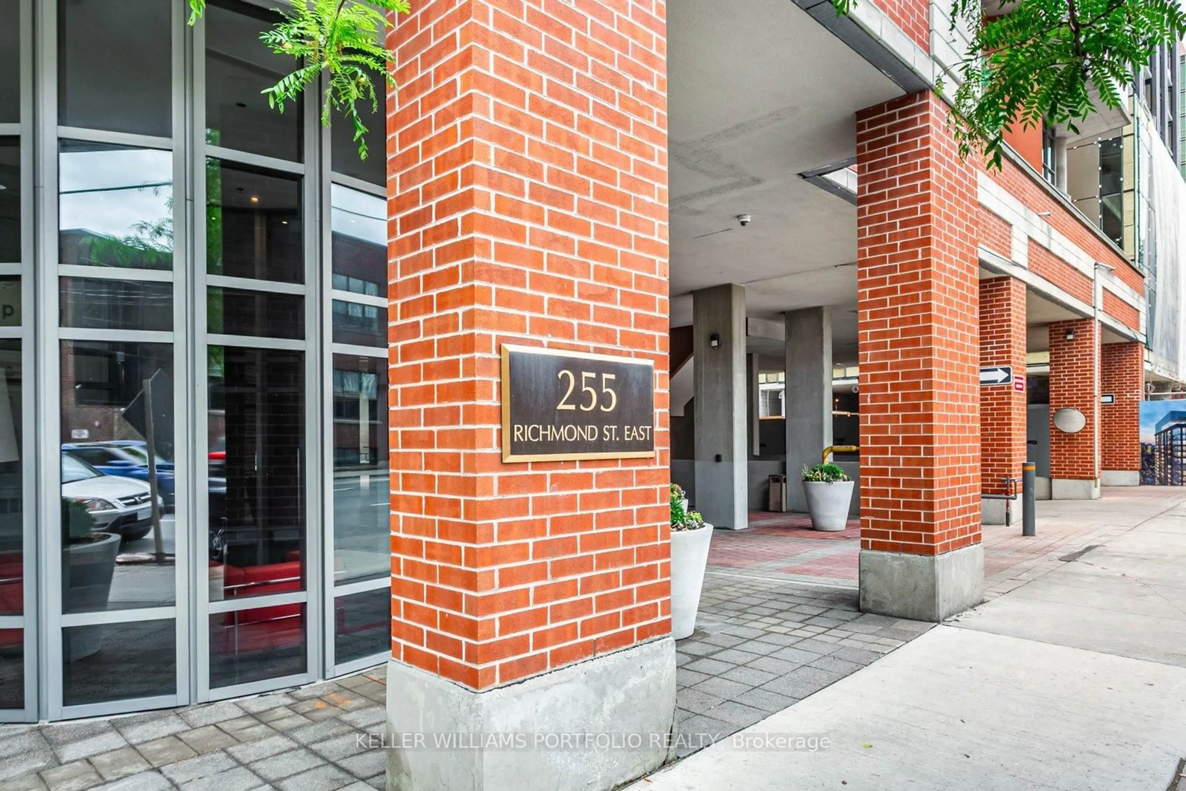 Unknown for 255 Richmond St #1205, Toronto Ontario M5A 4T7