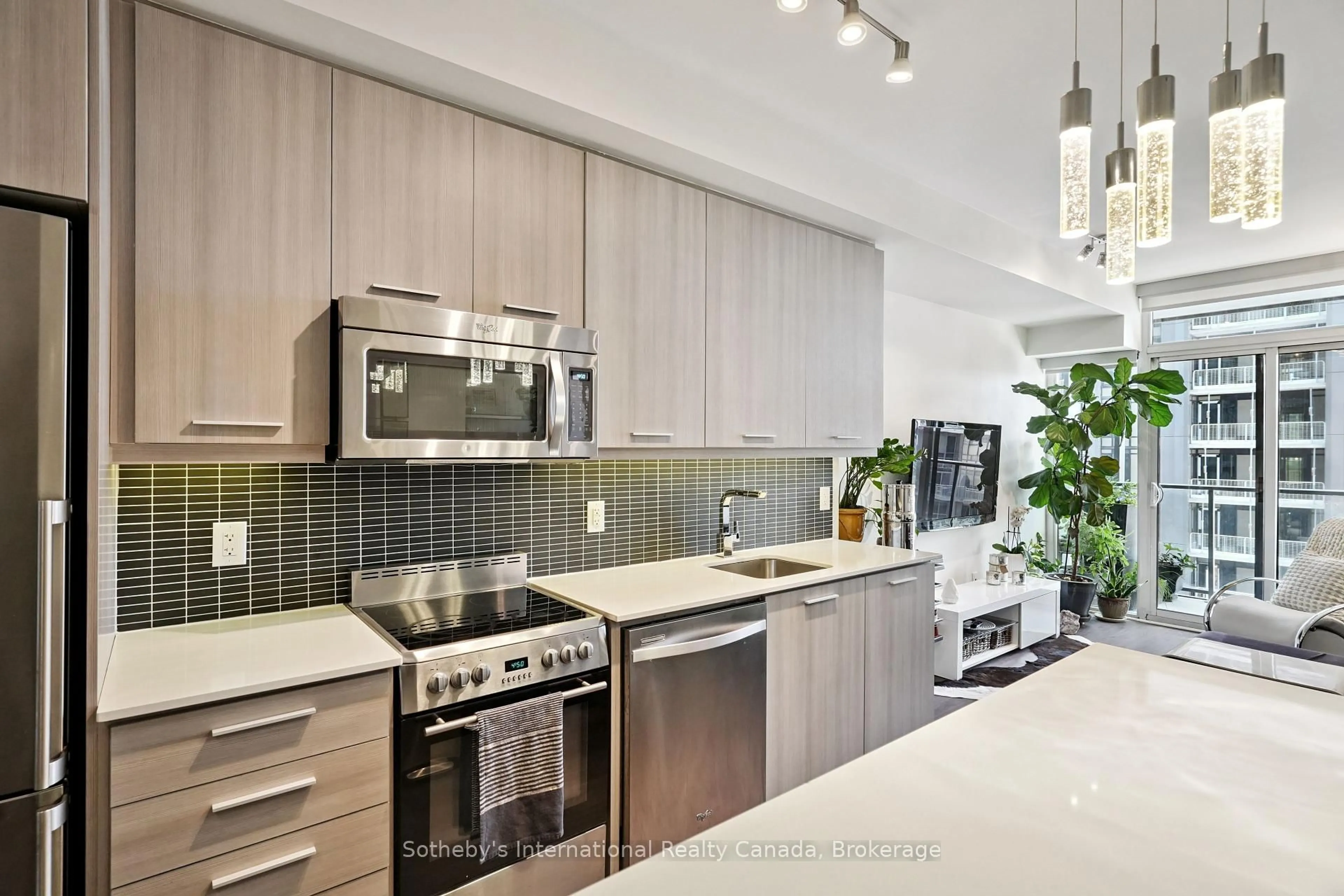 Contemporary kitchen, ceramic/tile floor for 105 George St #903, Toronto Ontario M5A 0L4