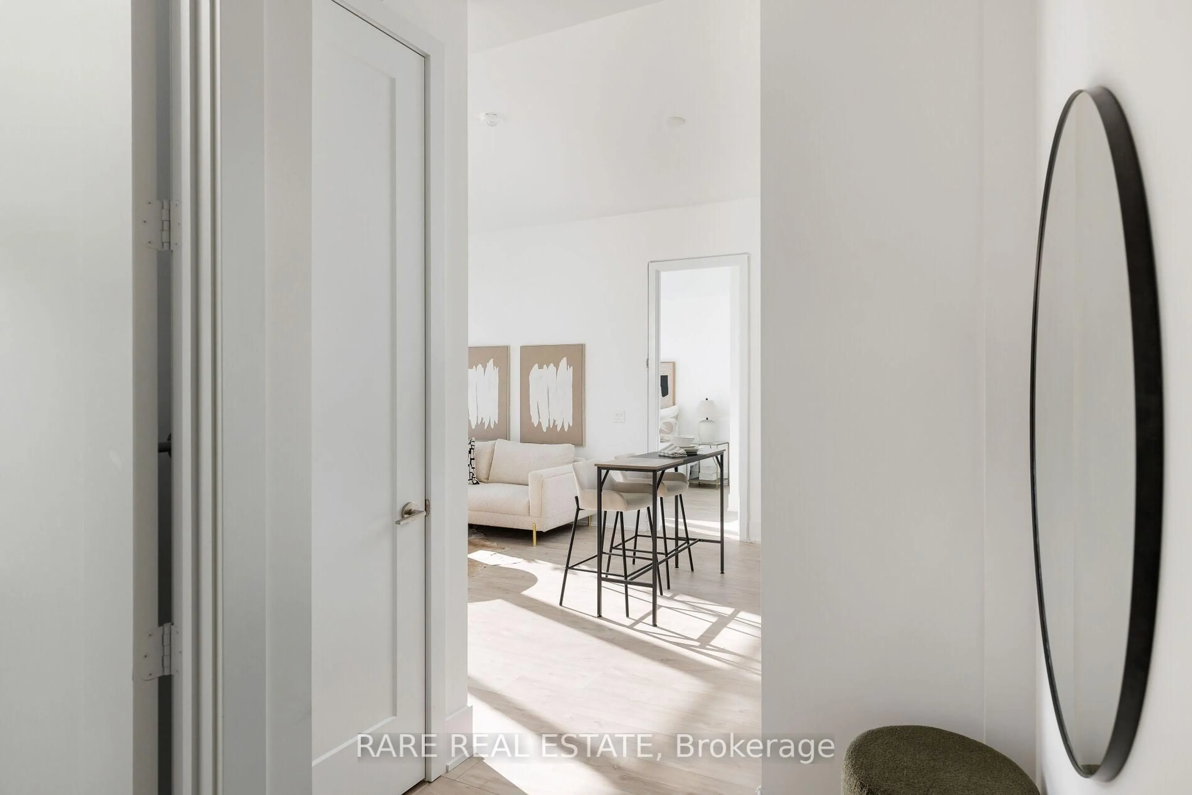 Indoor entryway for 470 Front St #2315, Toronto Ontario M5V 0V6