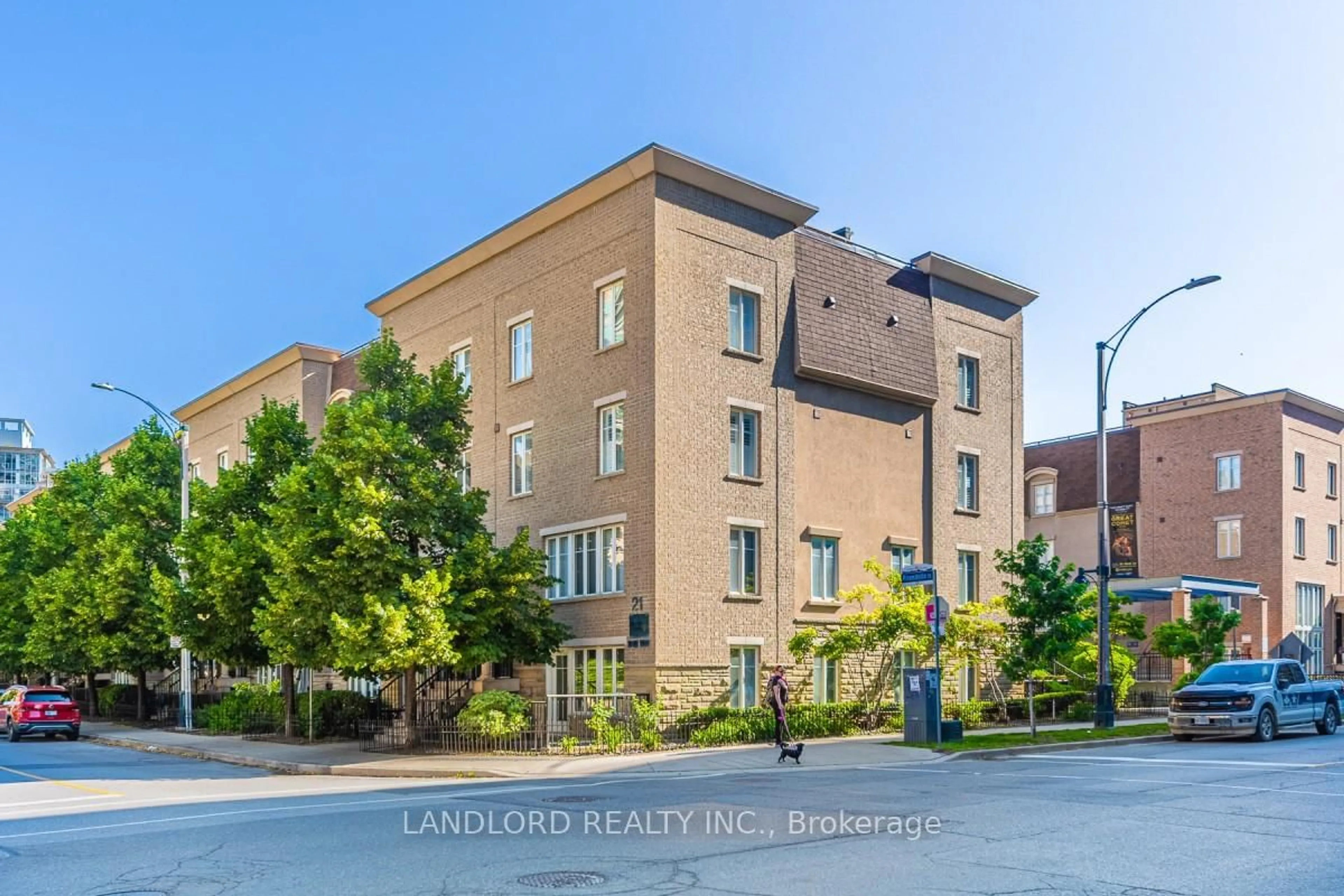 Patio, building for 21 Pirandello St #1221, Toronto Ontario M6K 3P4
