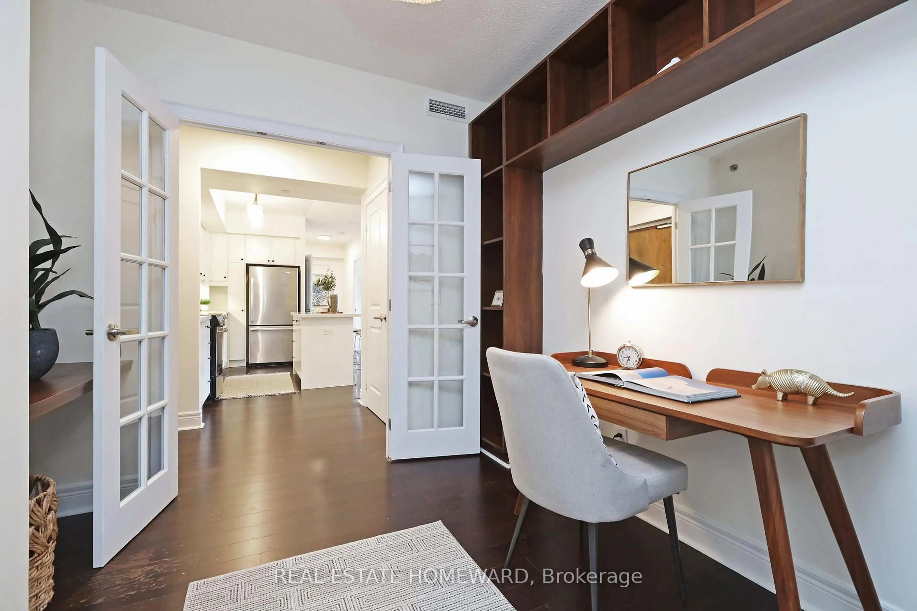 Unknown for 701 Sheppard Ave #302, Toronto Ontario M3H 0B2