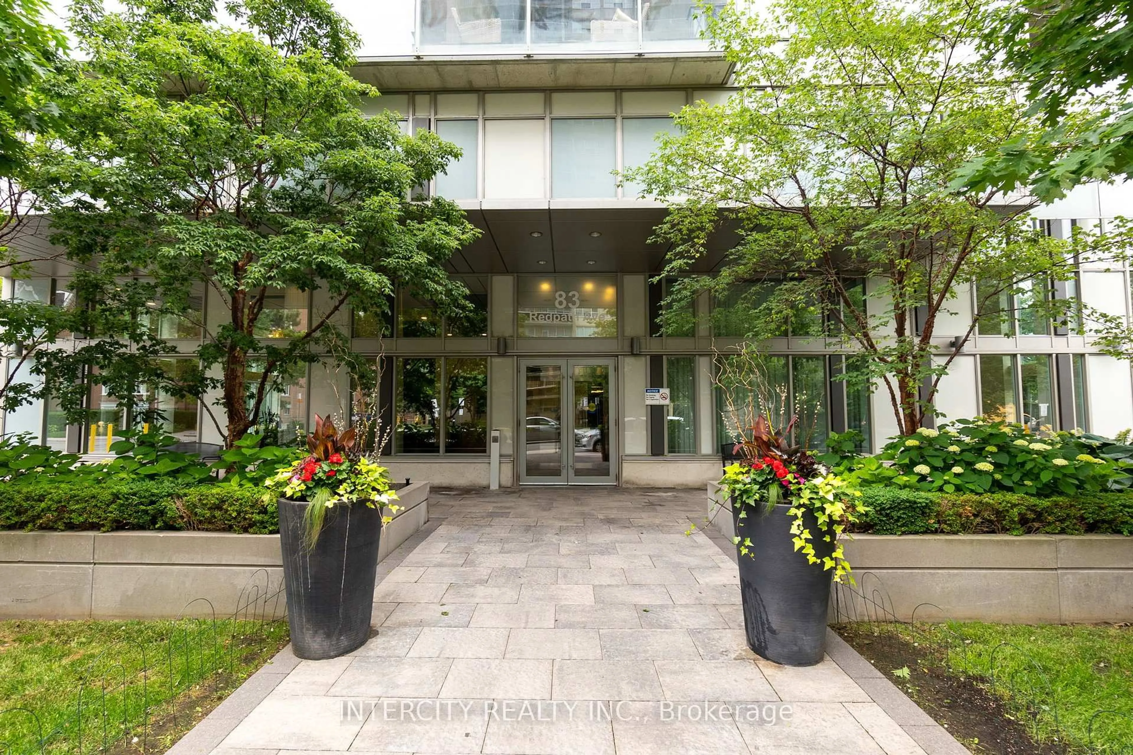 Indoor foyer for 83 Redpath Ave #PH2104, Toronto Ontario M4S 0A2