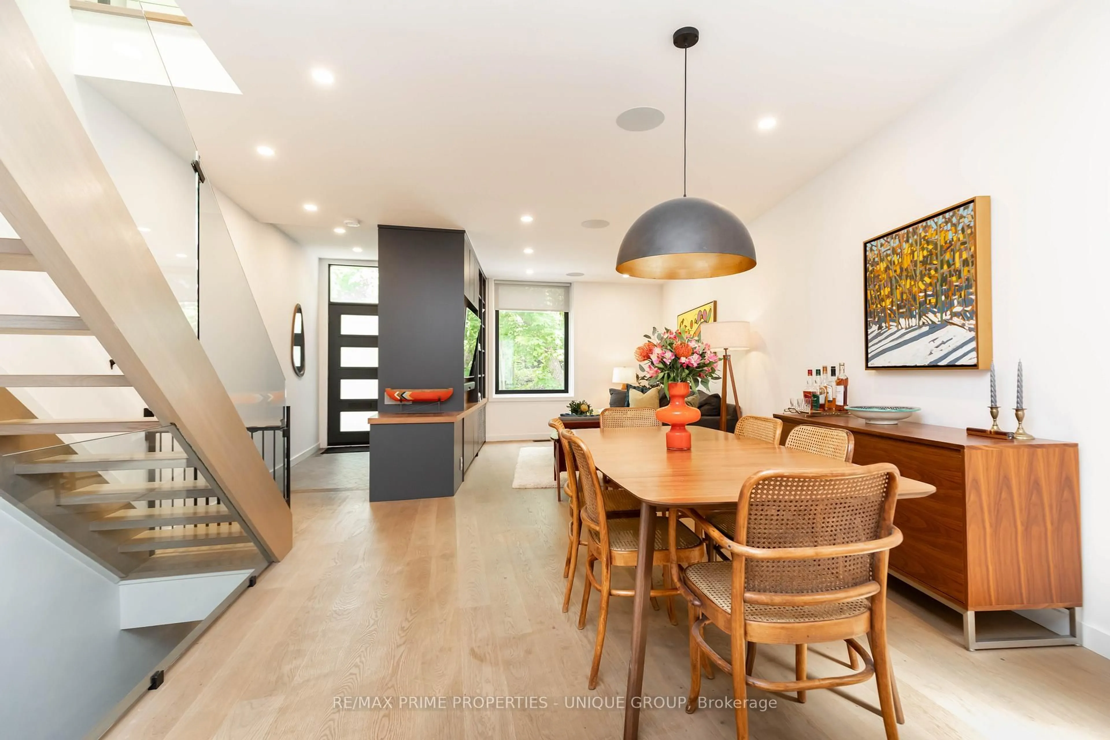 Contemporary kitchen, unknown for 137 Marlborough Pl, Toronto Ontario M5R 3J5