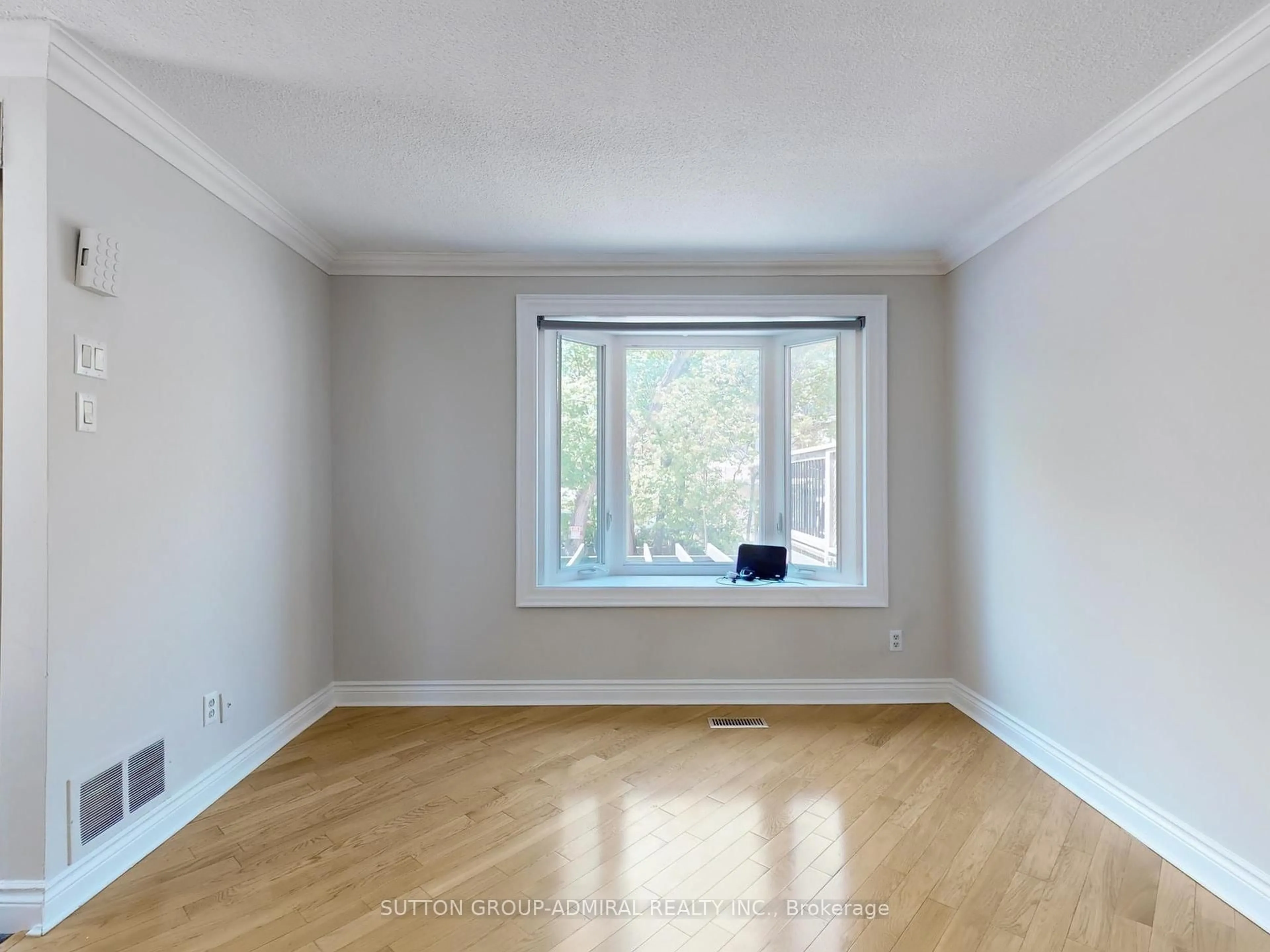 A pic of a room for 248 Glengrove Ave, Toronto Ontario M5N 1W1
