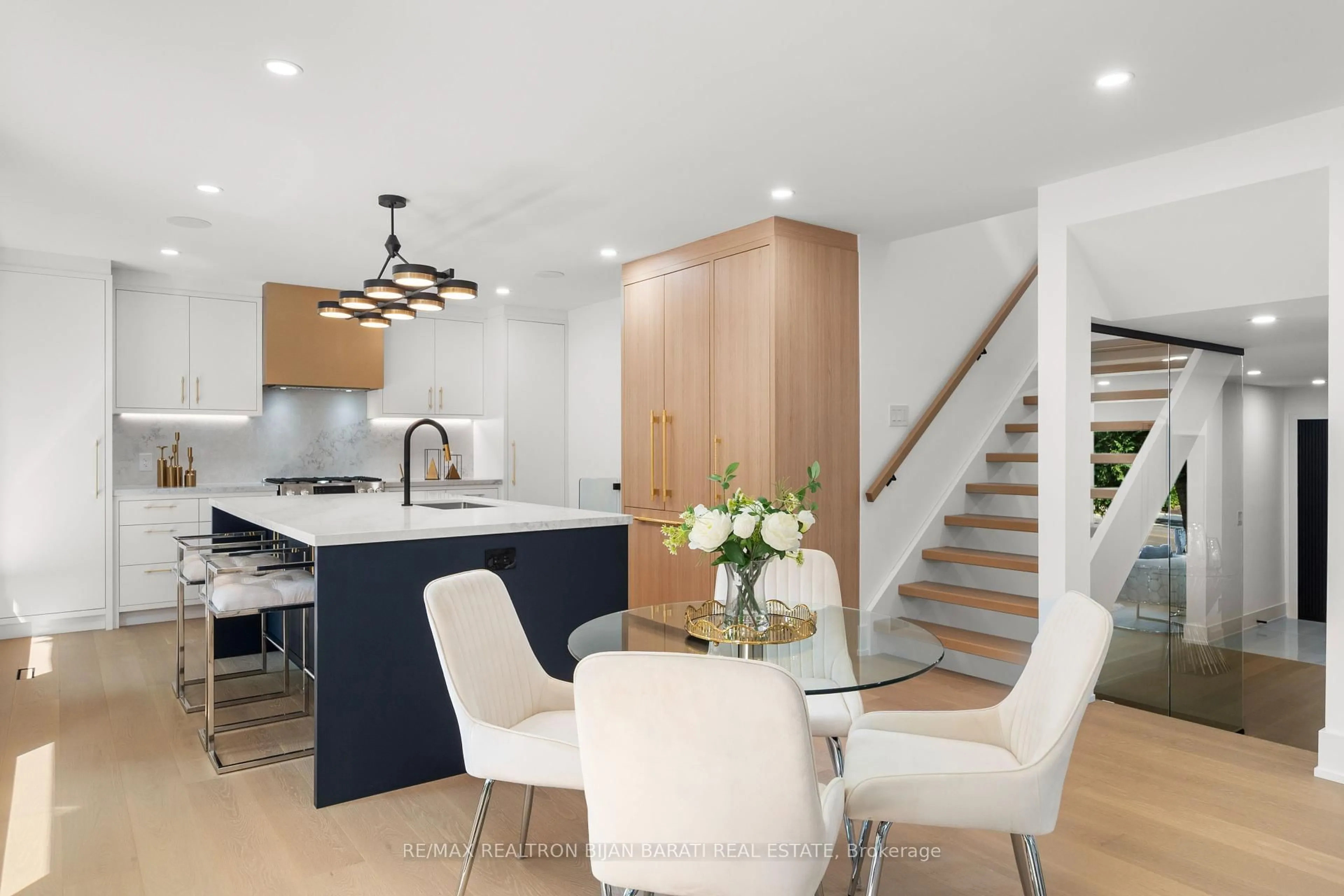 Contemporary kitchen, unknown for 593 Cummer Ave, Toronto Ontario M2K 2M5