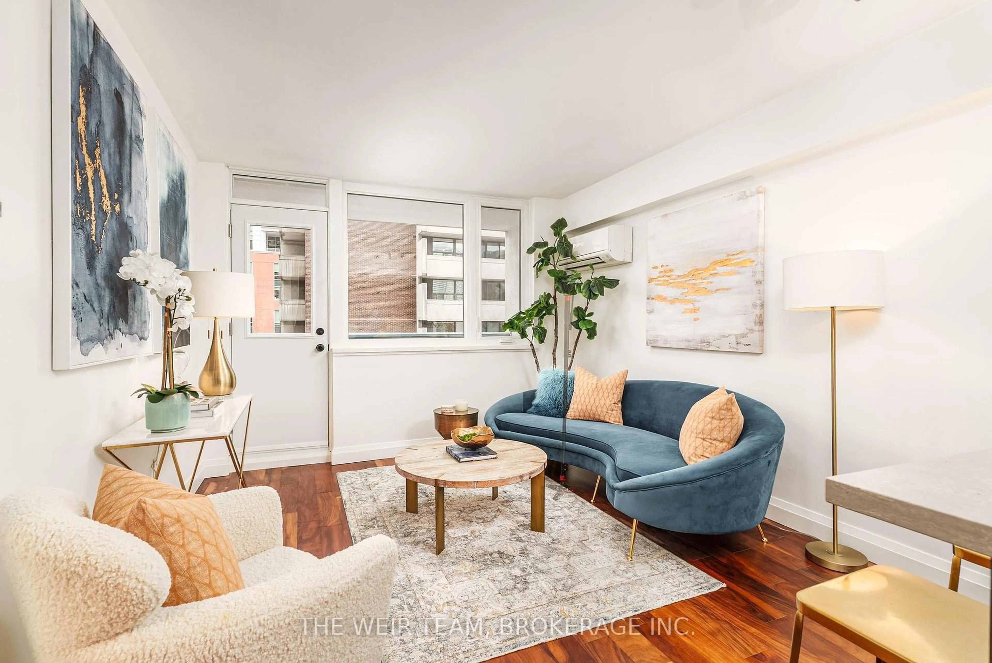 Living room with furniture, unknown for 30 Gloucester St #609, Toronto Ontario M4Y 1L6