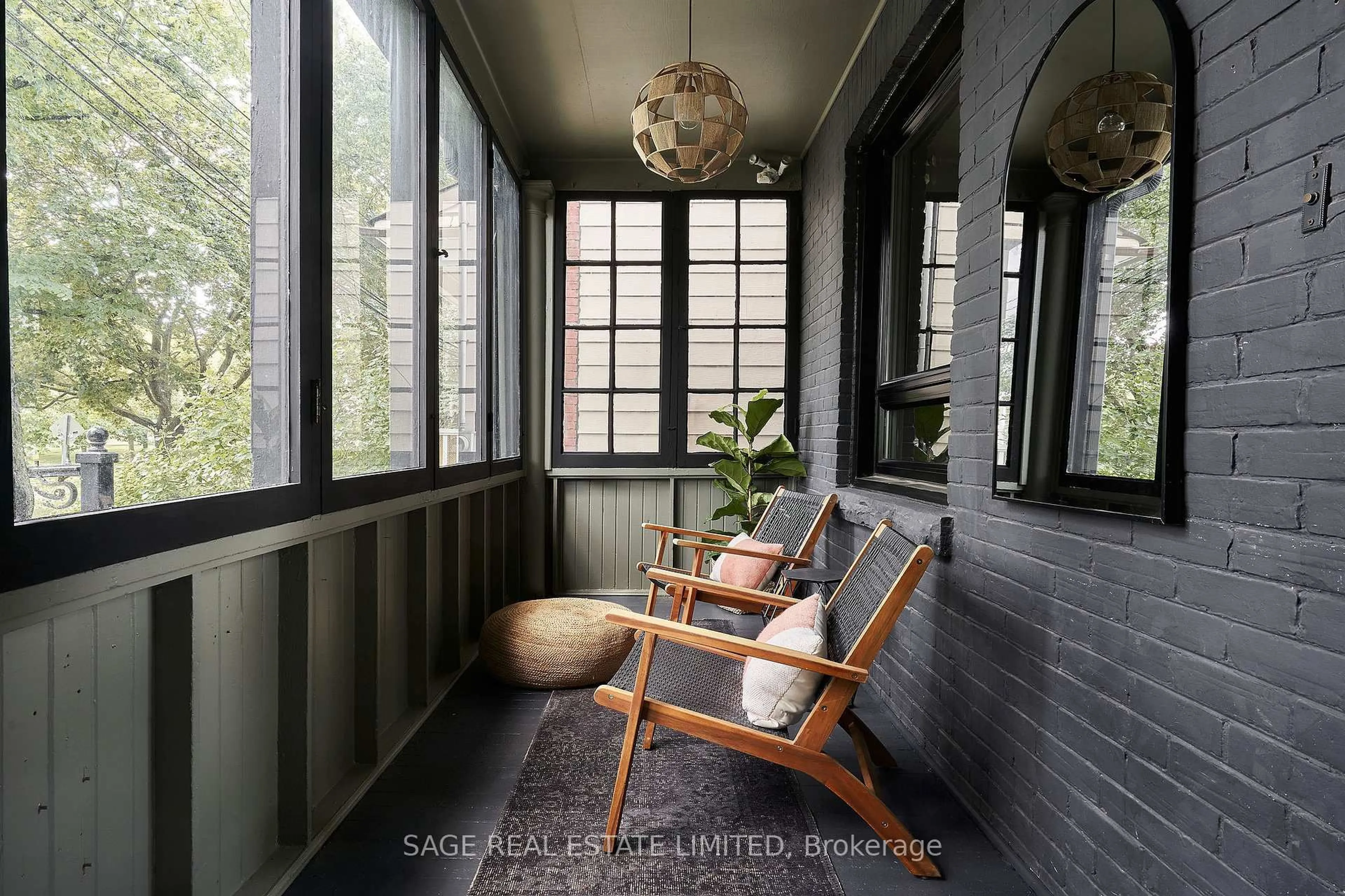 Indoor entryway for 115 Gore Vale Ave, Toronto Ontario M6J 2R5