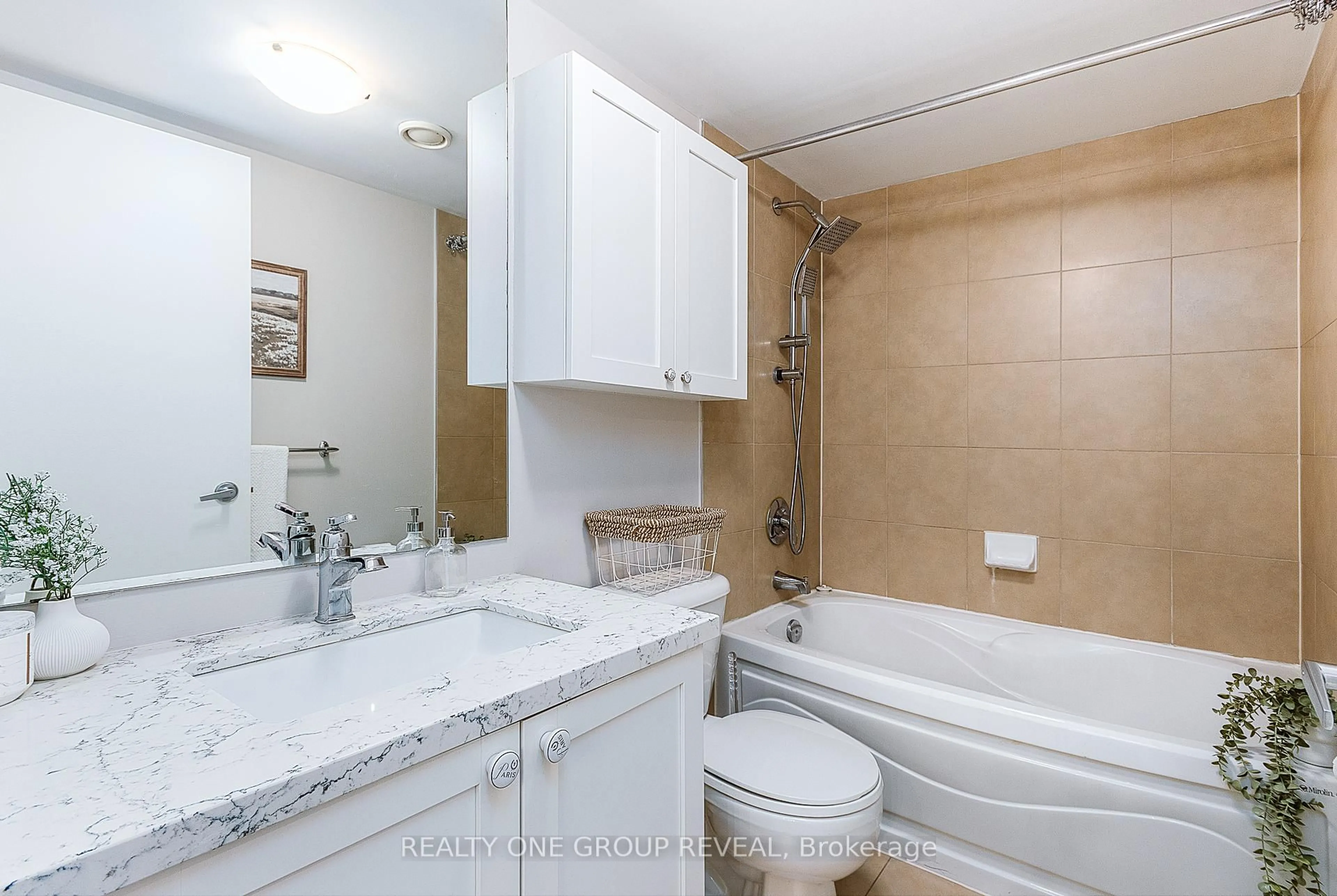 Standard bathroom, ceramic/tile floor for 373 Front St #1101, Toronto Ontario M5V 3R7