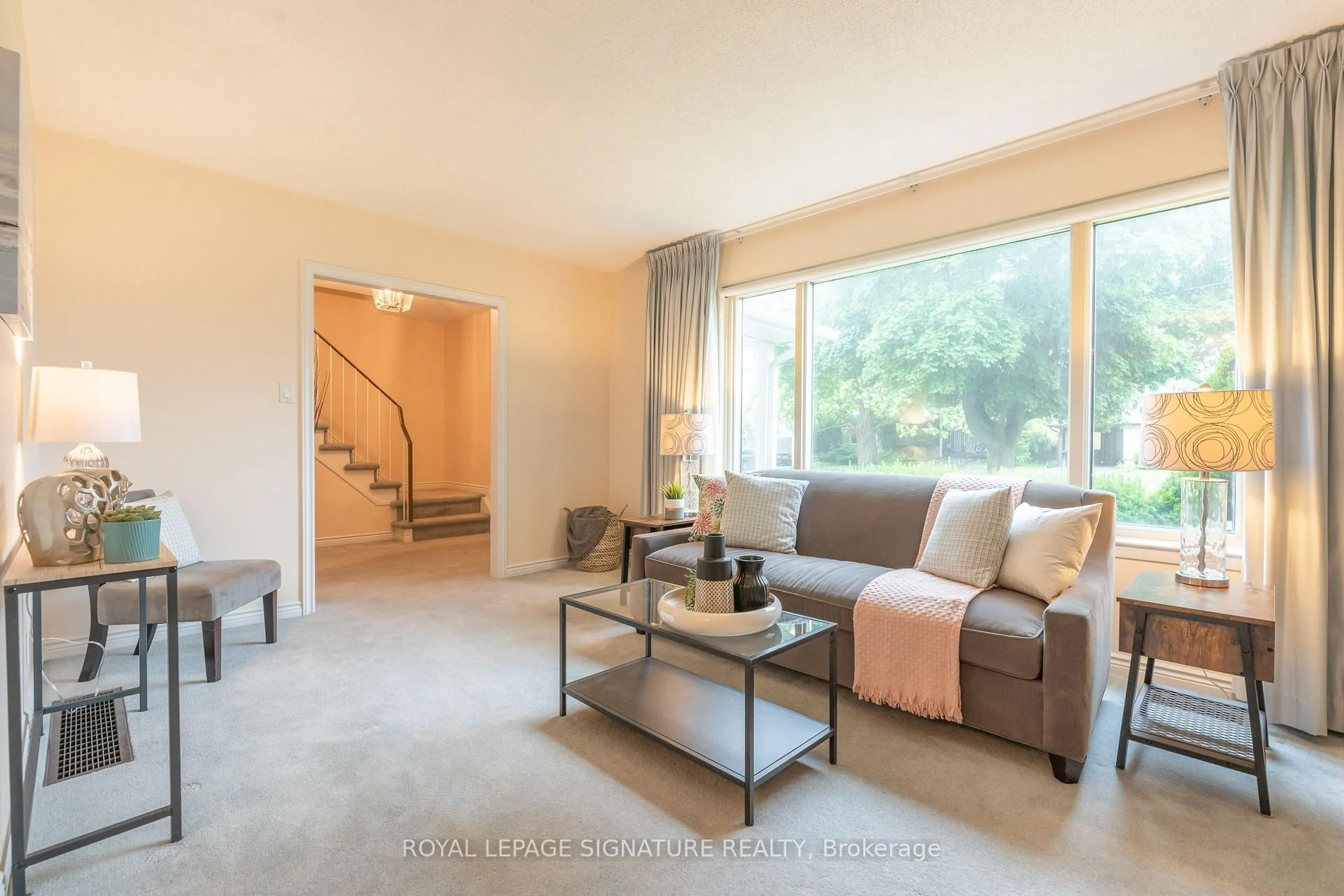 Living room with furniture, unknown for 30 Marowyne Dr, Toronto Ontario M2J 2A4