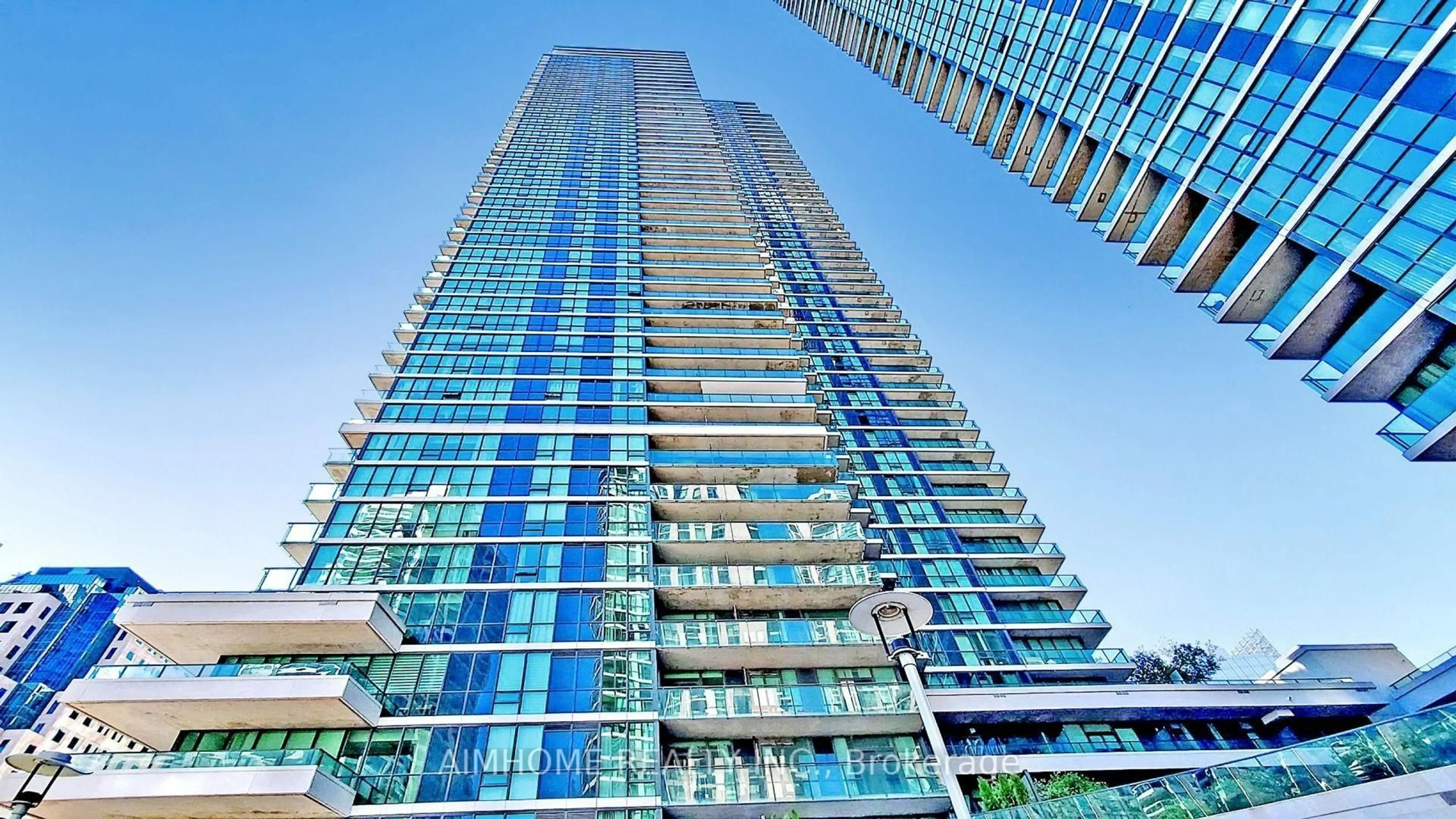 Indoor foyer for 33 Bay St #1508, Toronto Ontario M5J 2Z3