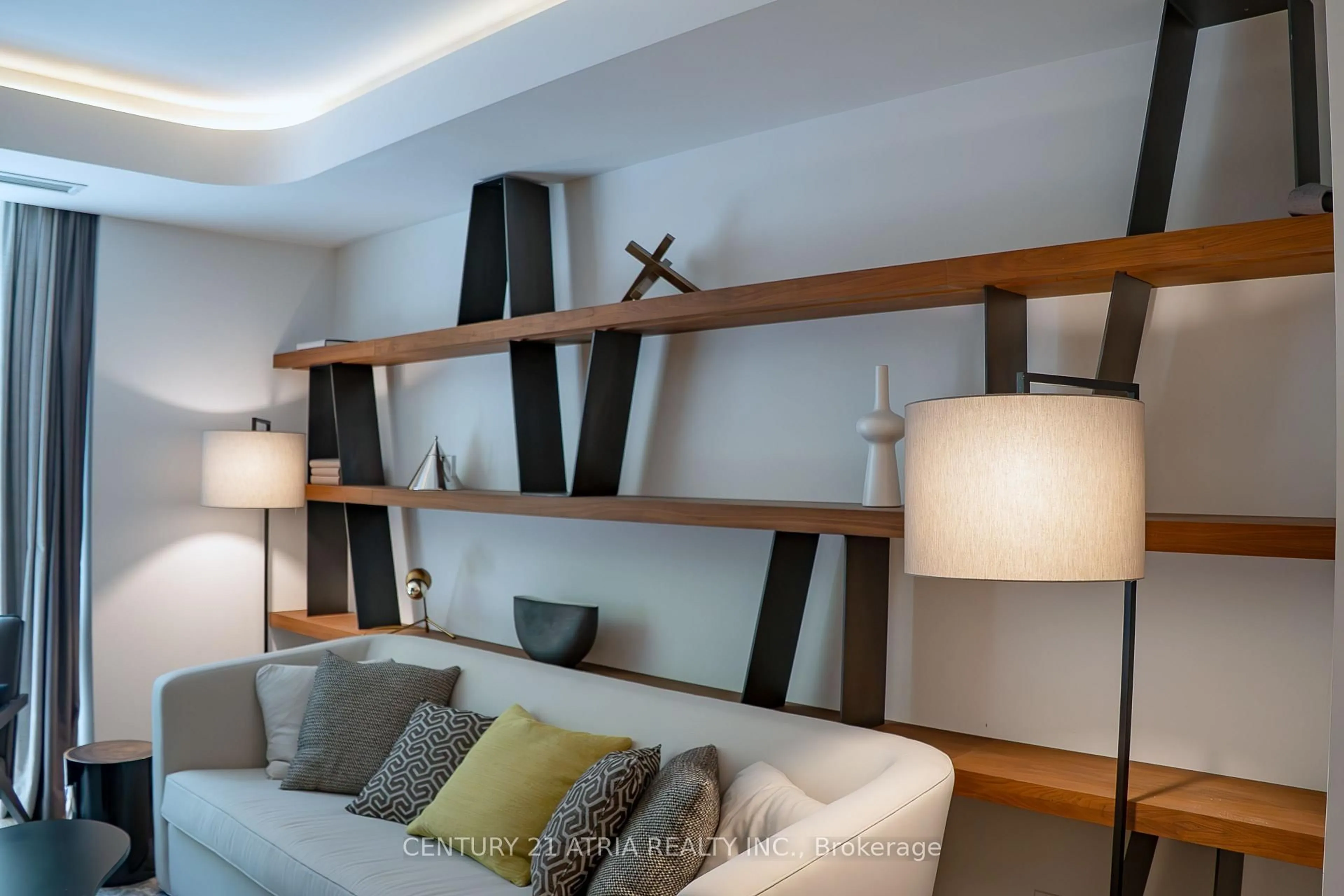 Living room with furniture, wood/laminate floor for 30 Nelson St #TH16, Toronto Ontario M5V 0H5