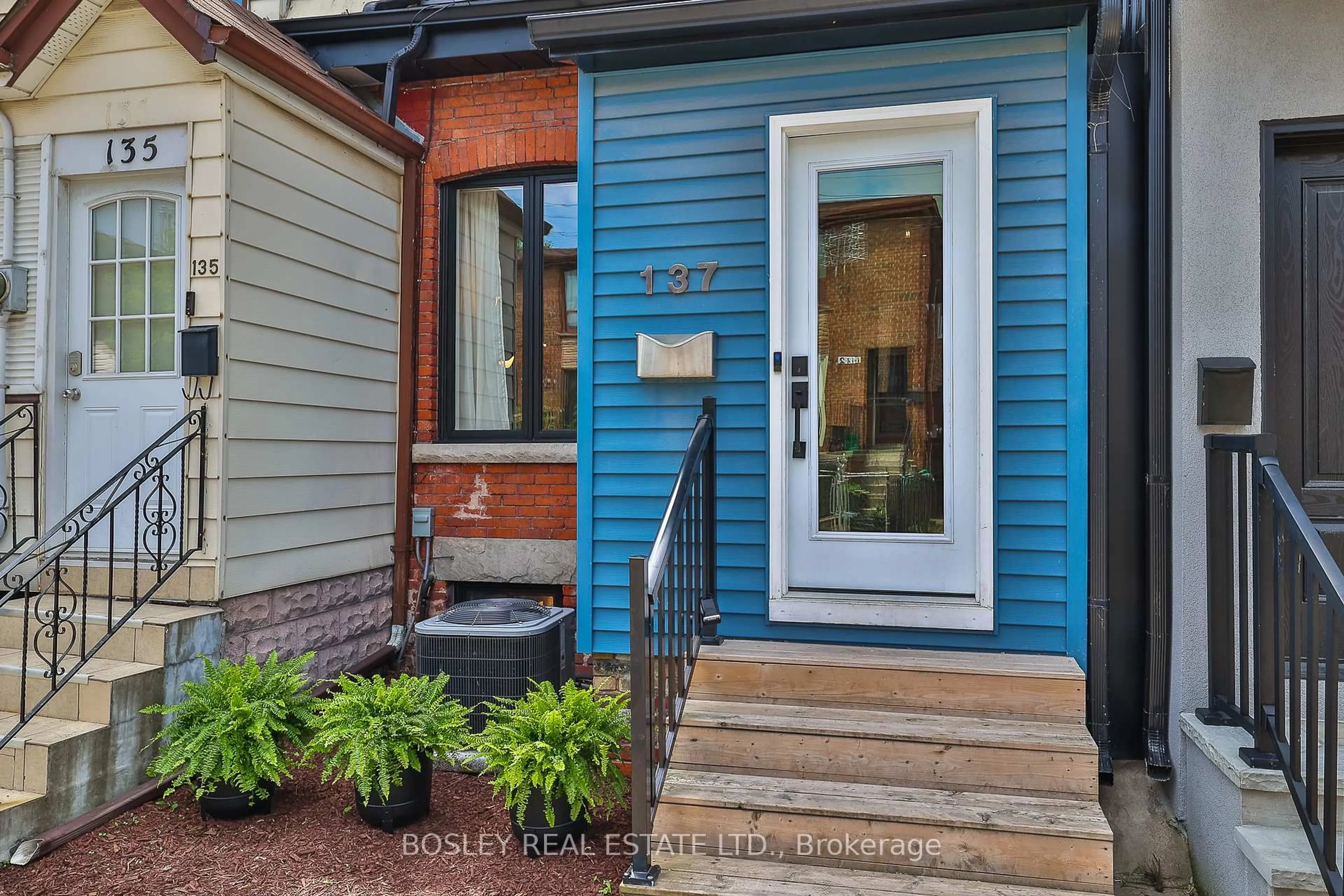 Unknown for 137 Wolseley St, Toronto Ontario M6J 1K3