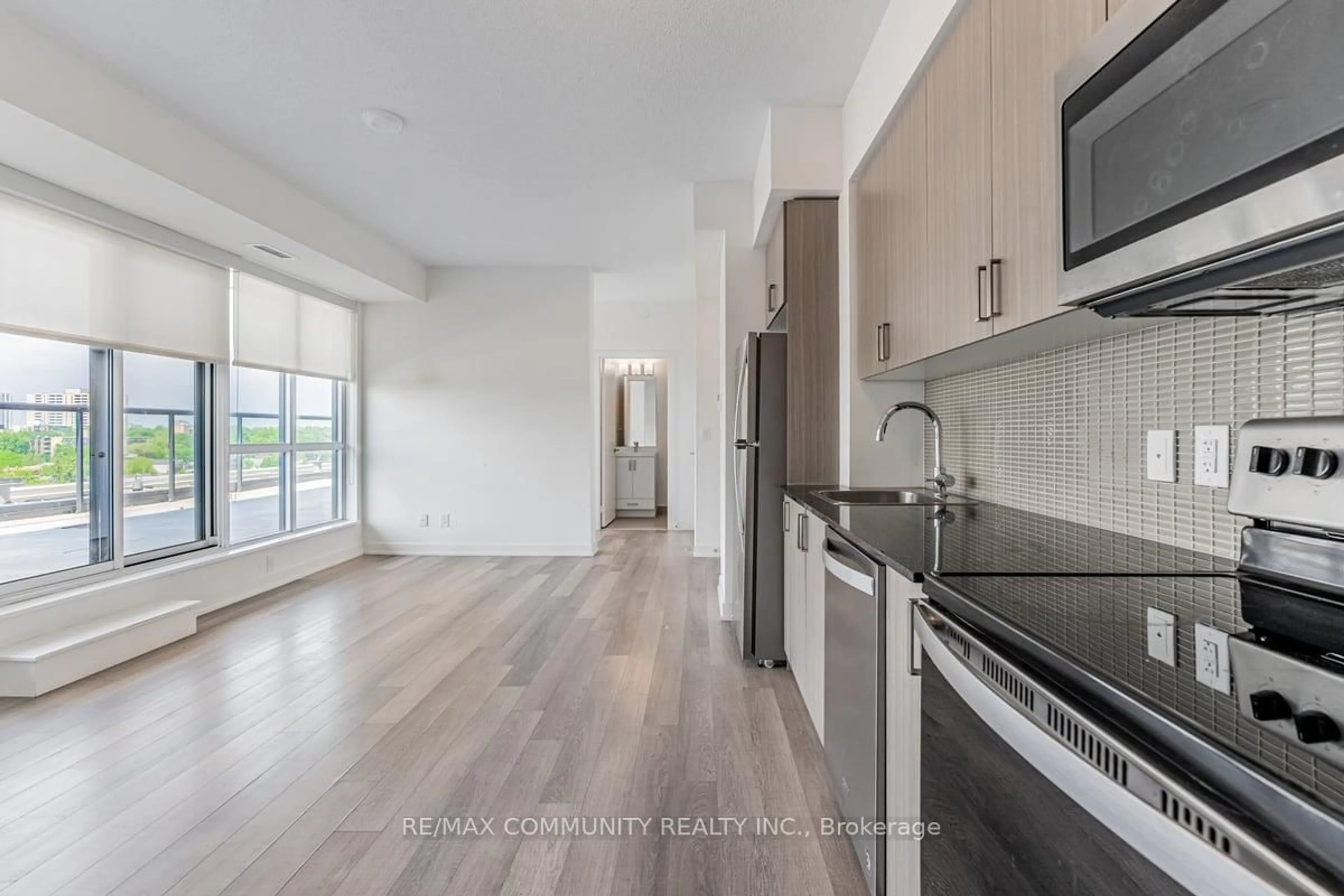 Open concept kitchen, unknown for 1603 Eglinton Ave #714, Toronto Ontario M6E 0A1