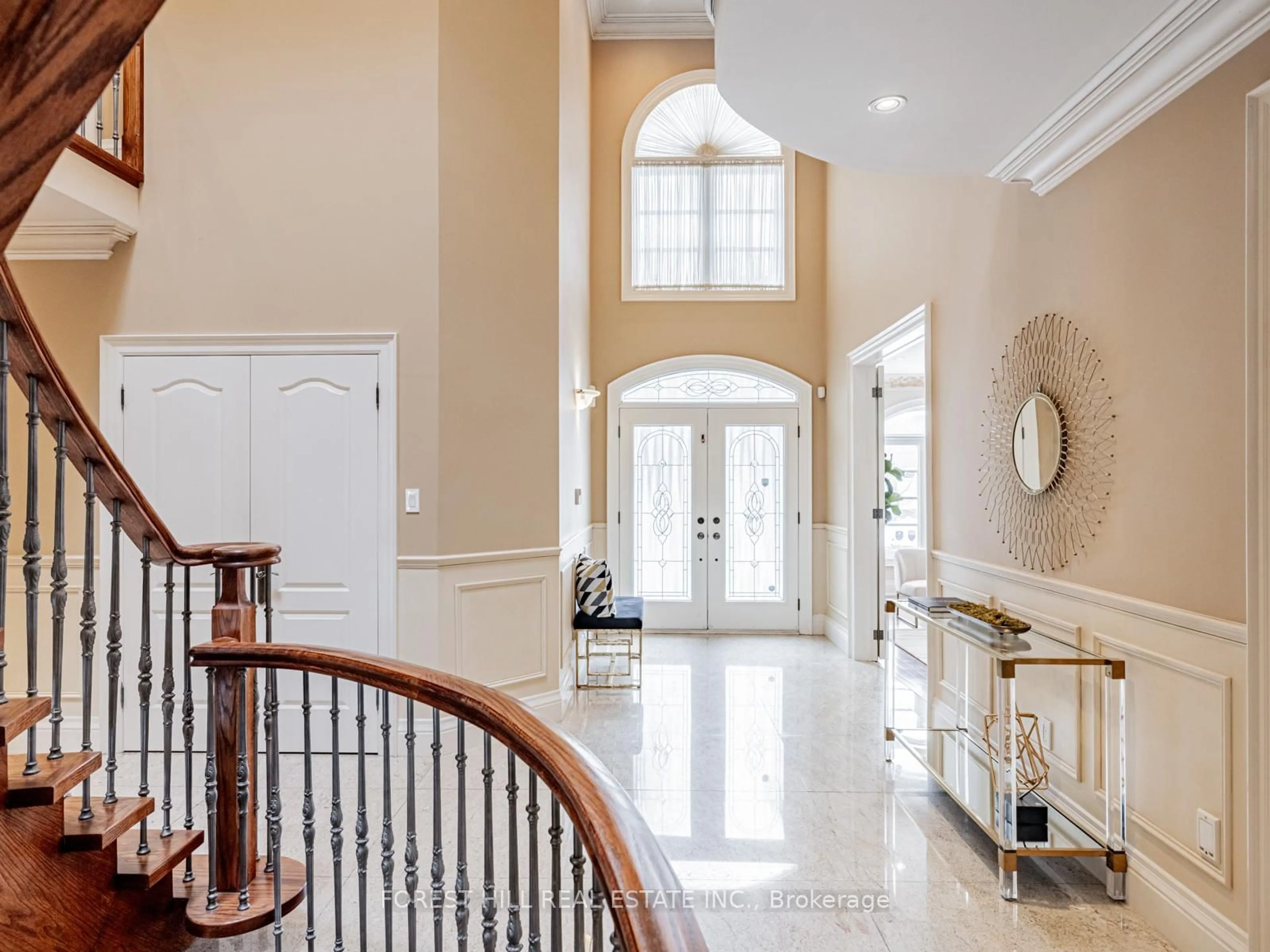 Indoor entryway for 338 Byng Ave, Toronto Ontario M2N 4L5
