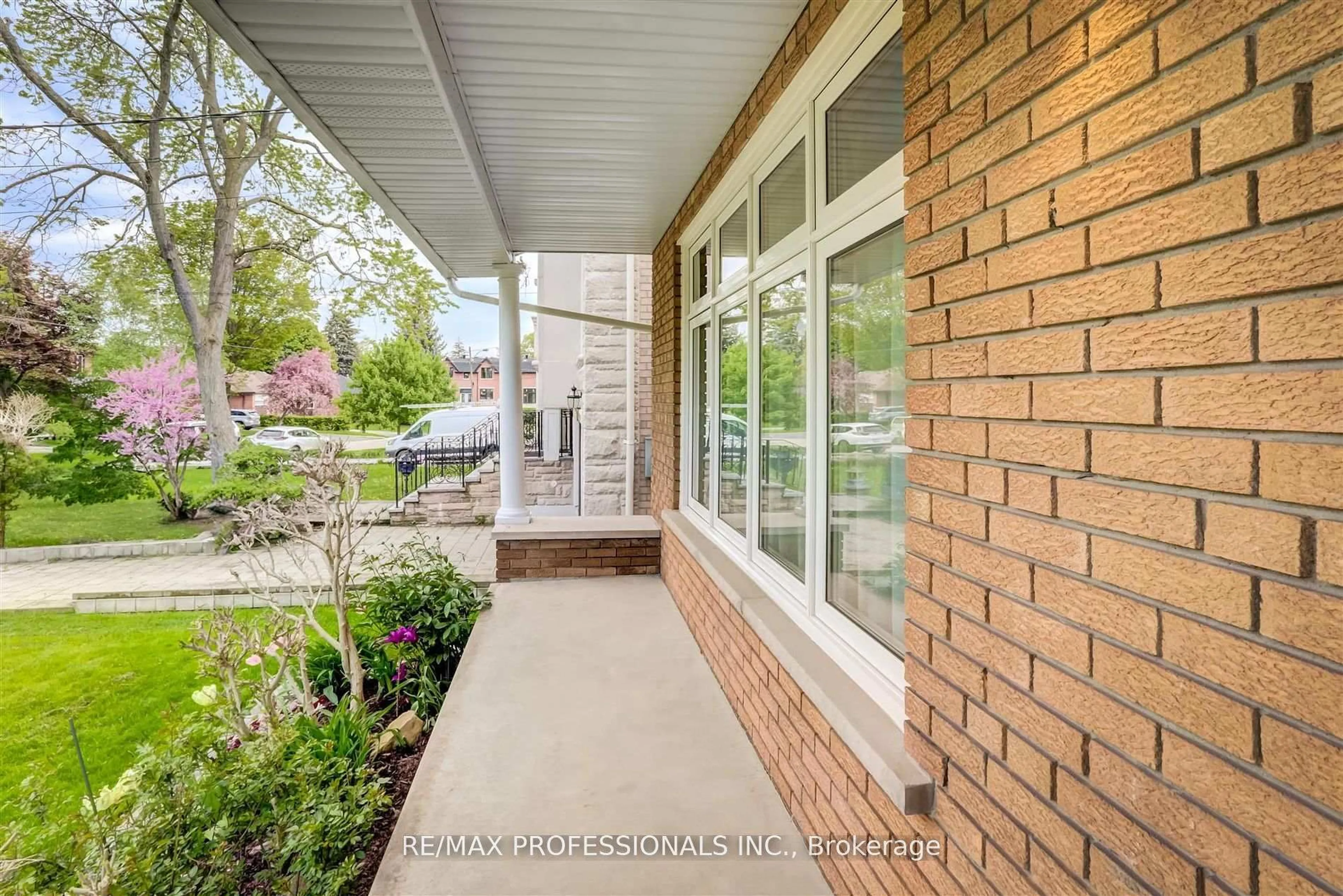 Unknown for 30 Tobruk Cres, Toronto Ontario M2M 3B4