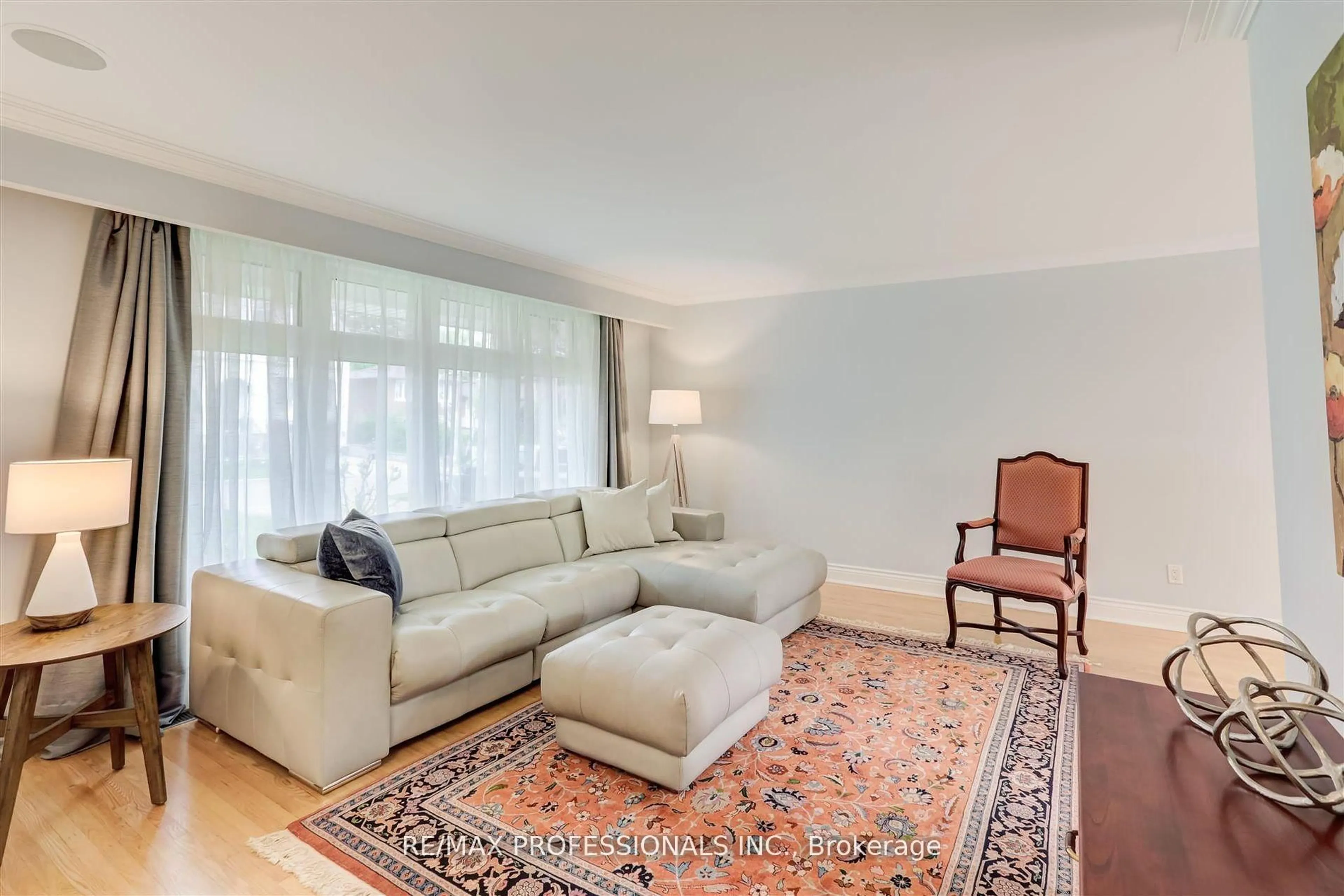 Living room with furniture, unknown for 30 Tobruk Cres, Toronto Ontario M2M 3B4