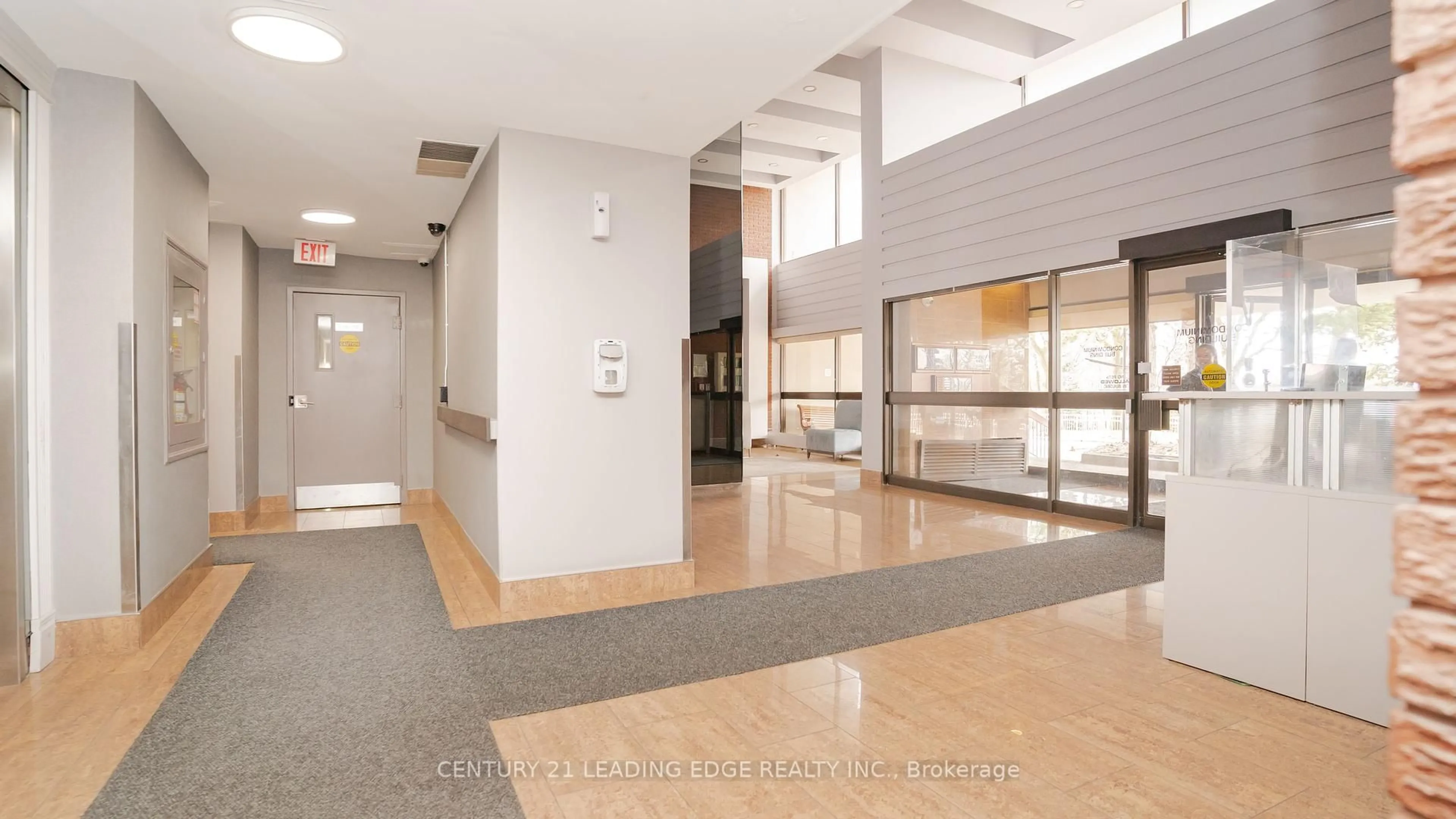 Indoor foyer for 177 Linus Rd #1406, Toronto Ontario M2J 4S5
