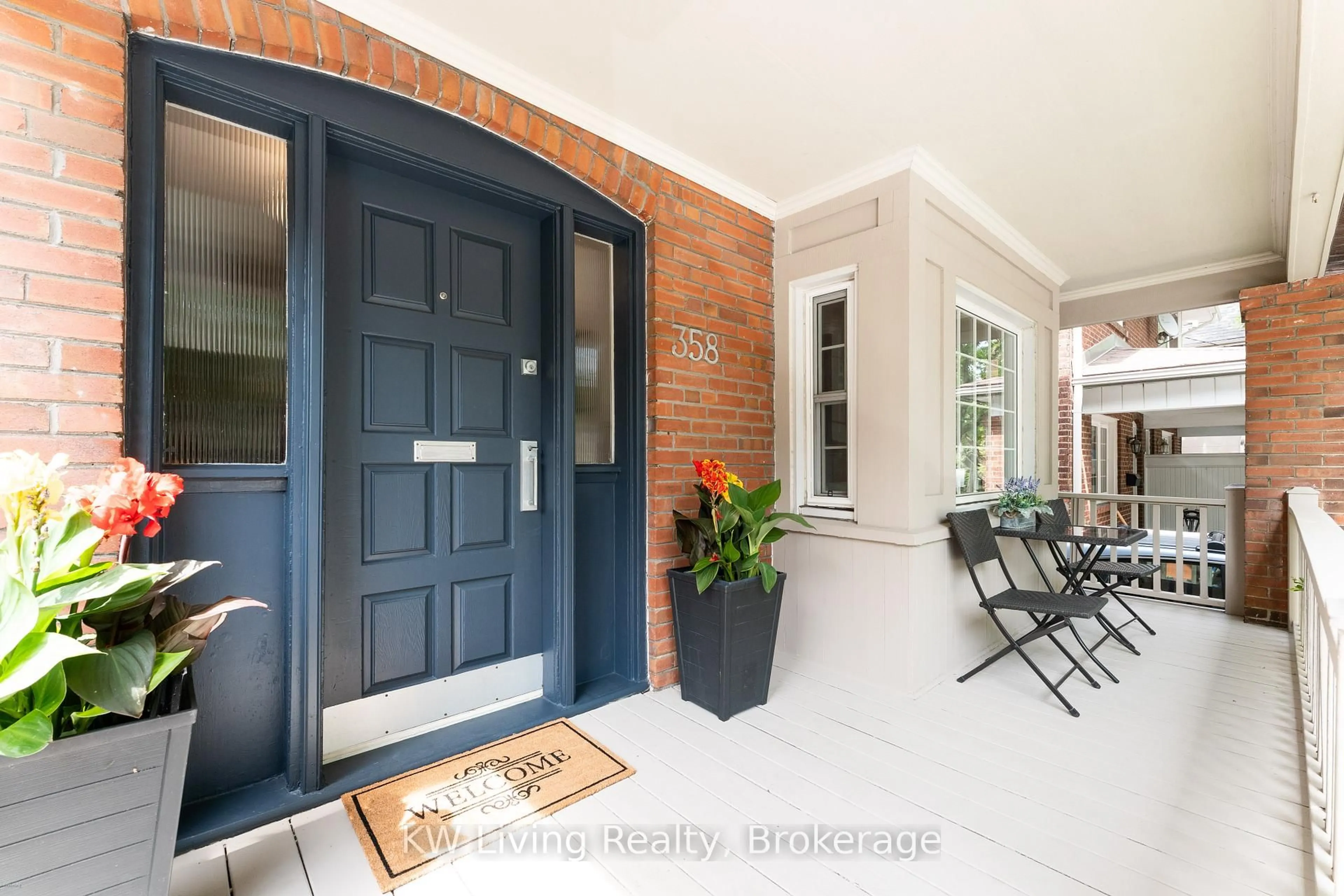 Indoor entryway for 358 Millwood Rd, Toronto Ontario M4S 1K1