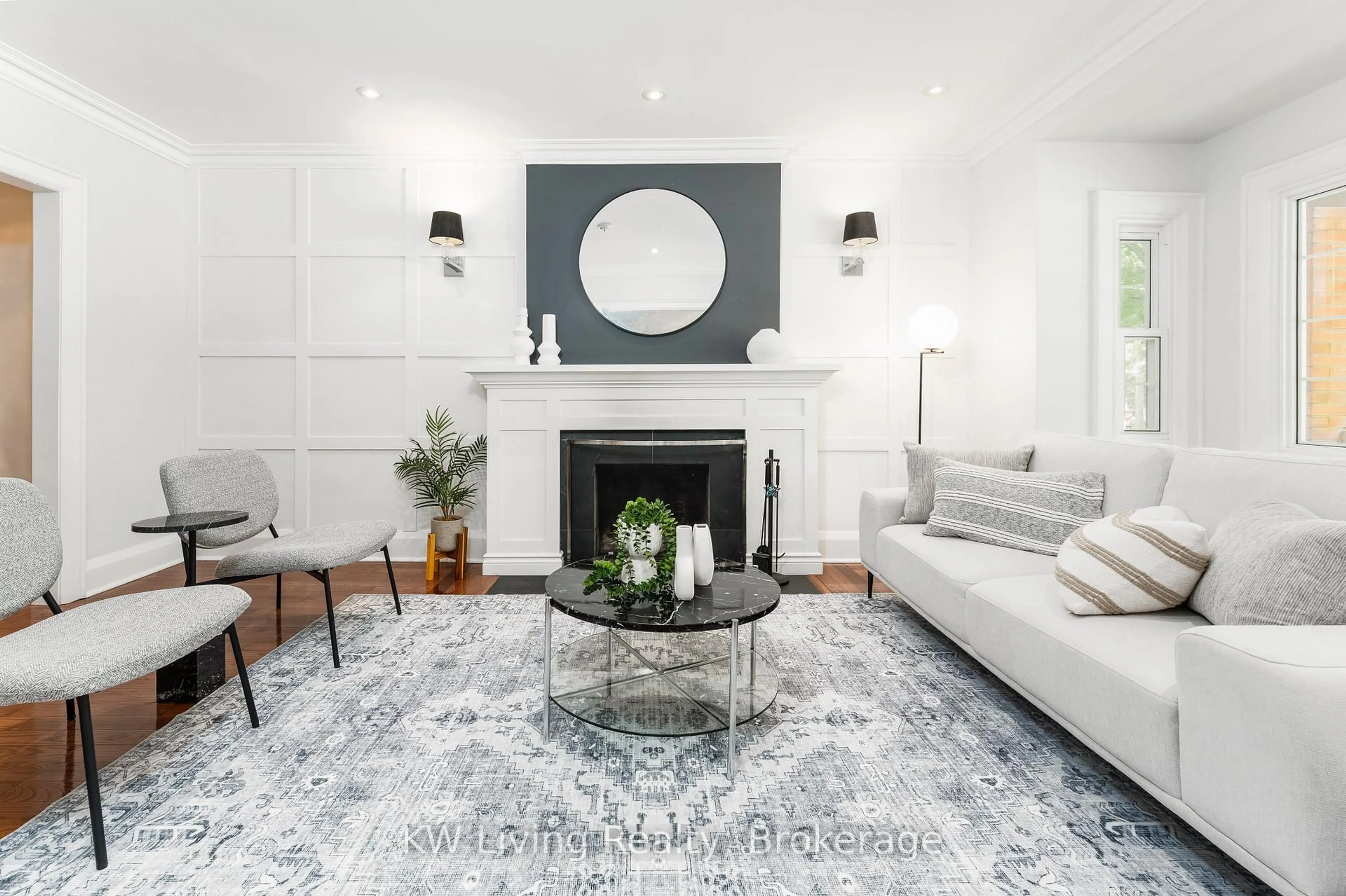 Living room with furniture, unknown for 358 Millwood Rd, Toronto Ontario M4S 1K1