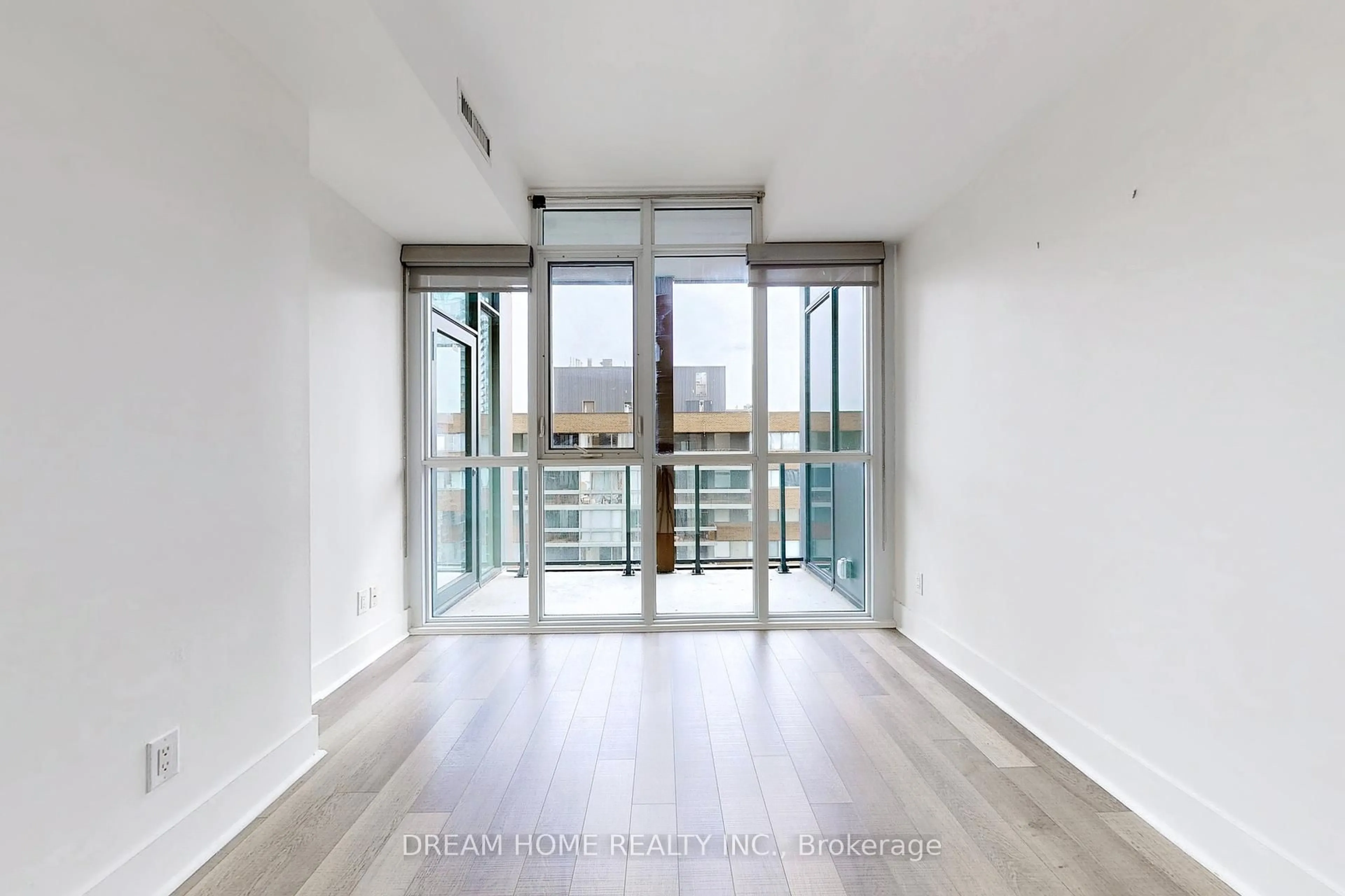 Unknown for 32 Davenport Rd #1306, Toronto Ontario M5R 0B5