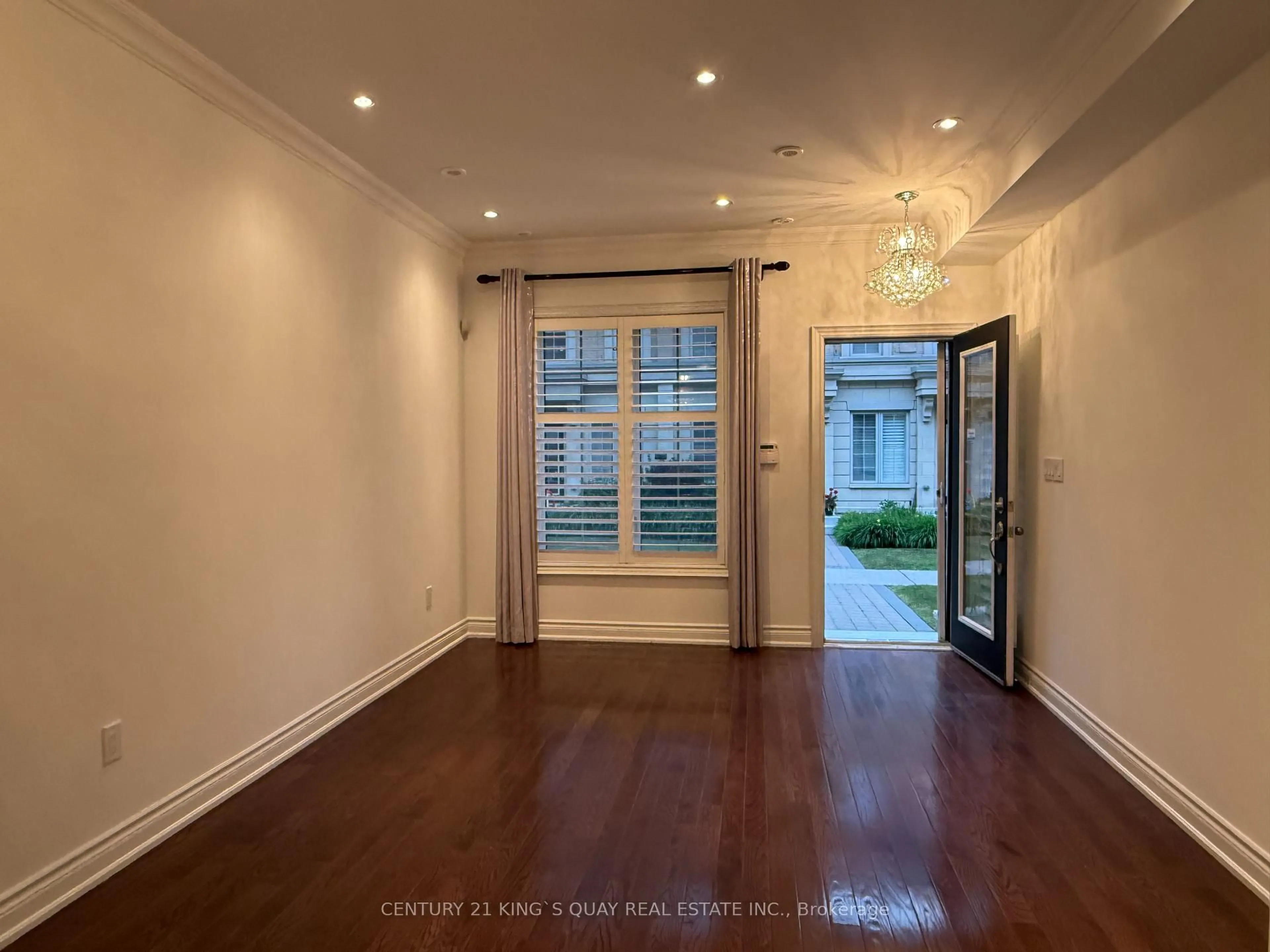 Unknown for 10 Hargrave Lane #14, Toronto Ontario M4N 0A4