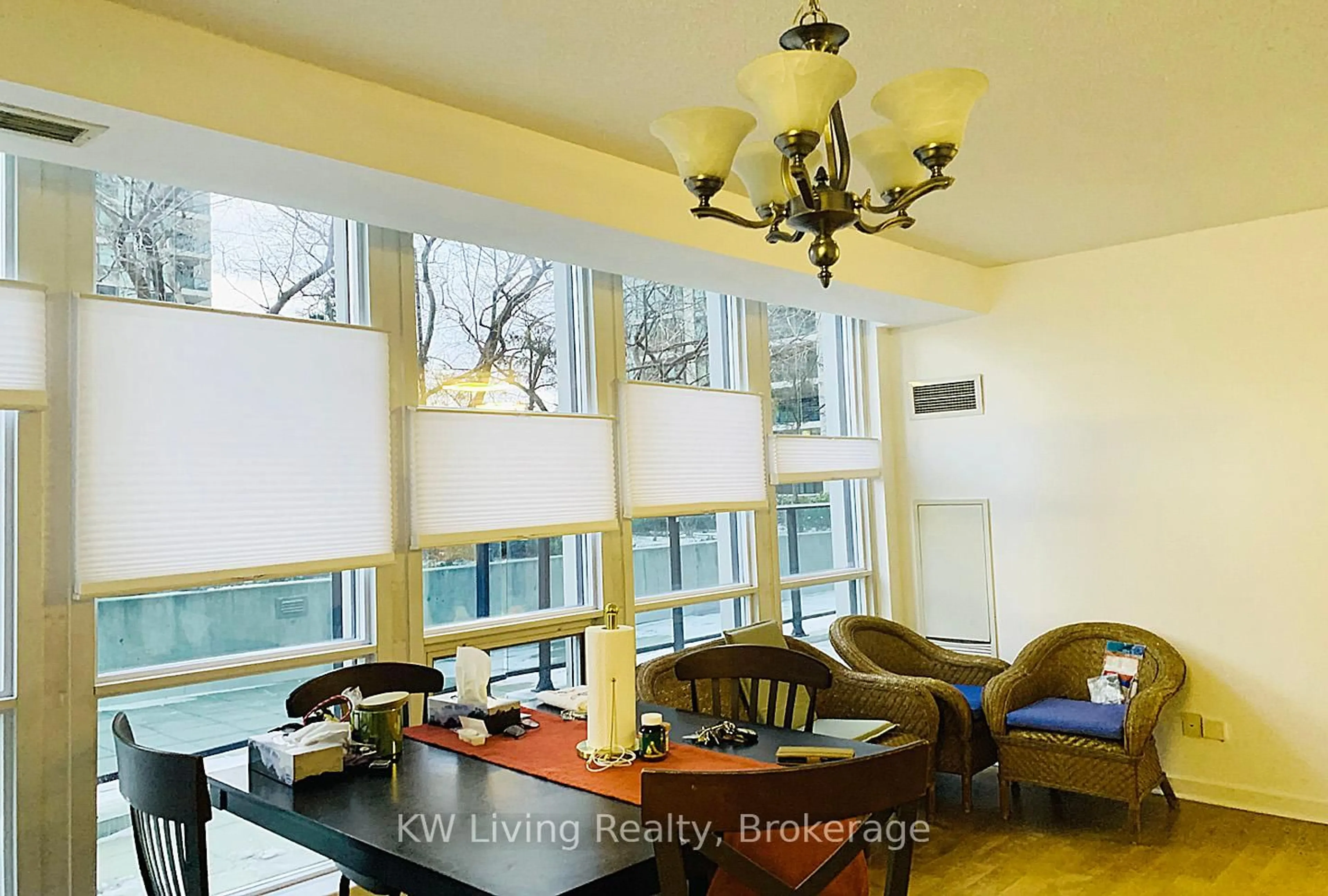 Unknown for 18 Harbour St #505, Toronto Ontario M5J 2Z6