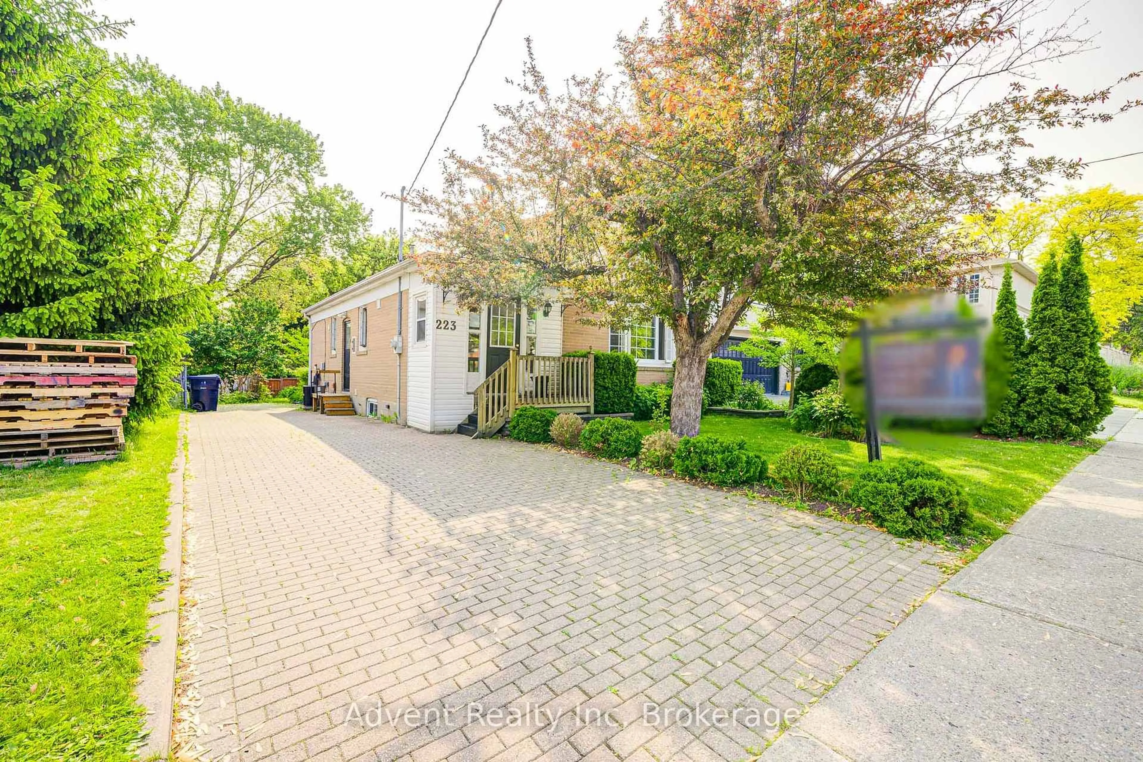 Unknown for 223 Willowdale Ave, Toronto Ontario M2N 4Z4