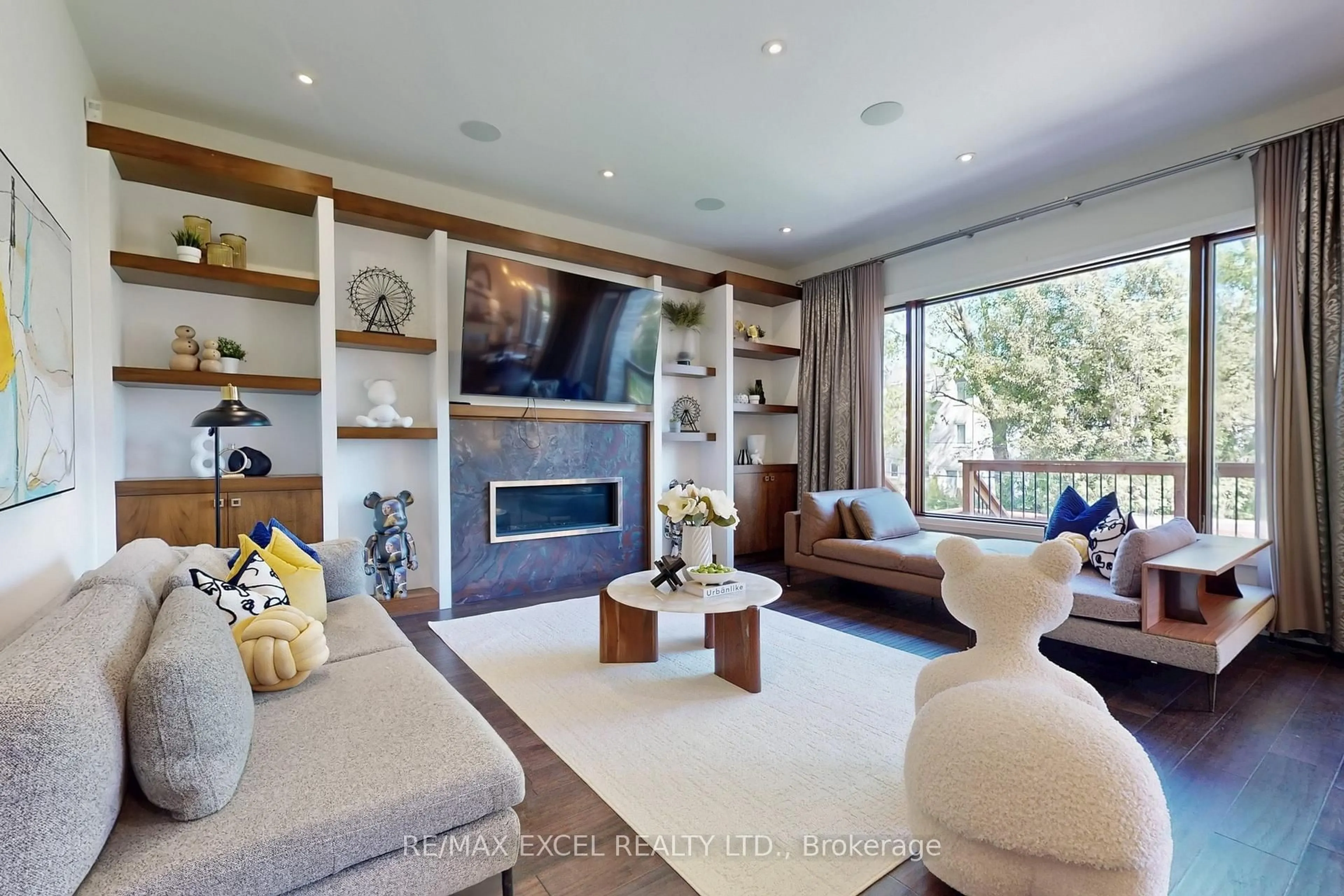 Living room with furniture, unknown for 216 Olive Ave, Toronto Ontario M2N 4P6