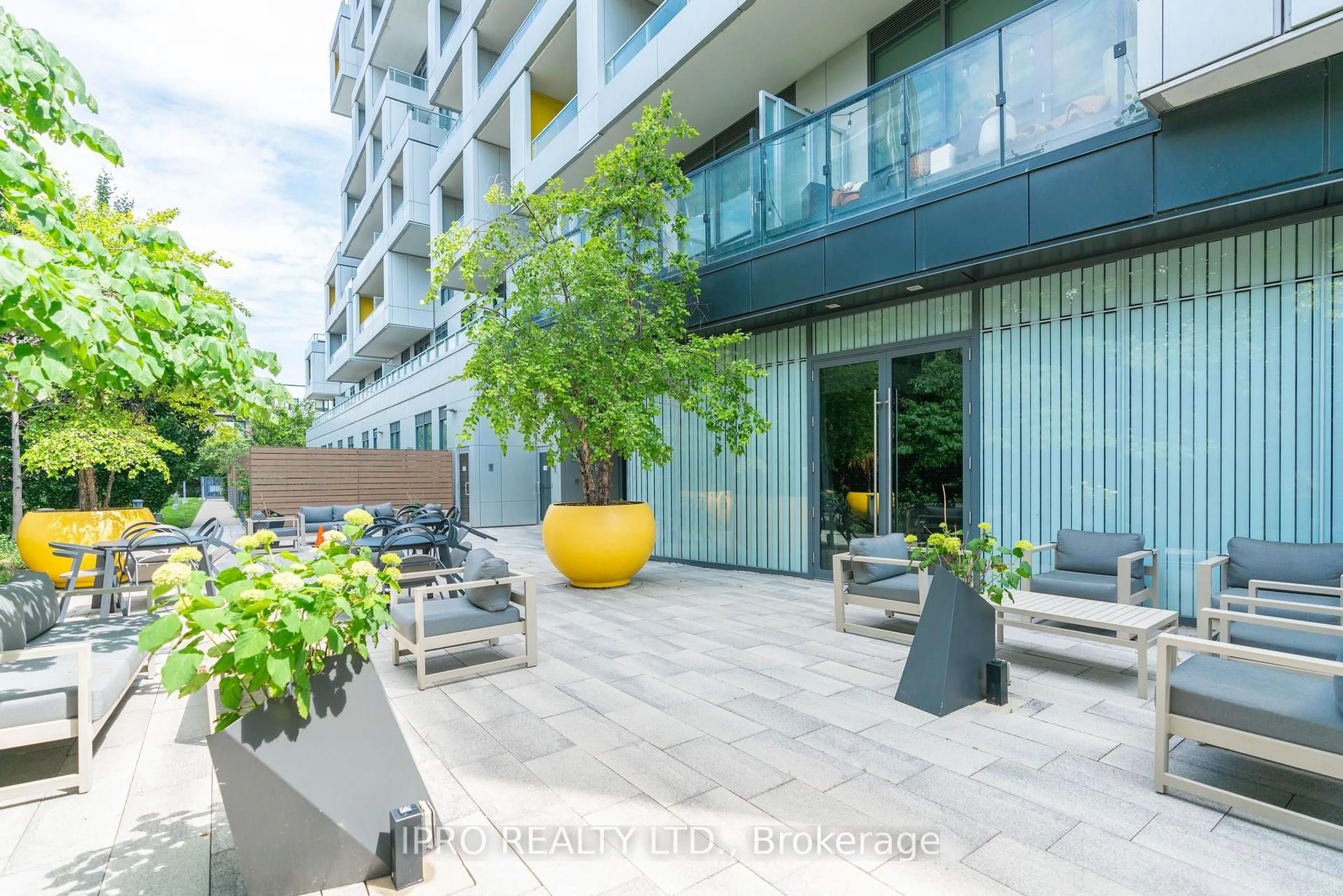 Patio, street for 38 Cameron St #601, Toronto Ontario M5T 0C3