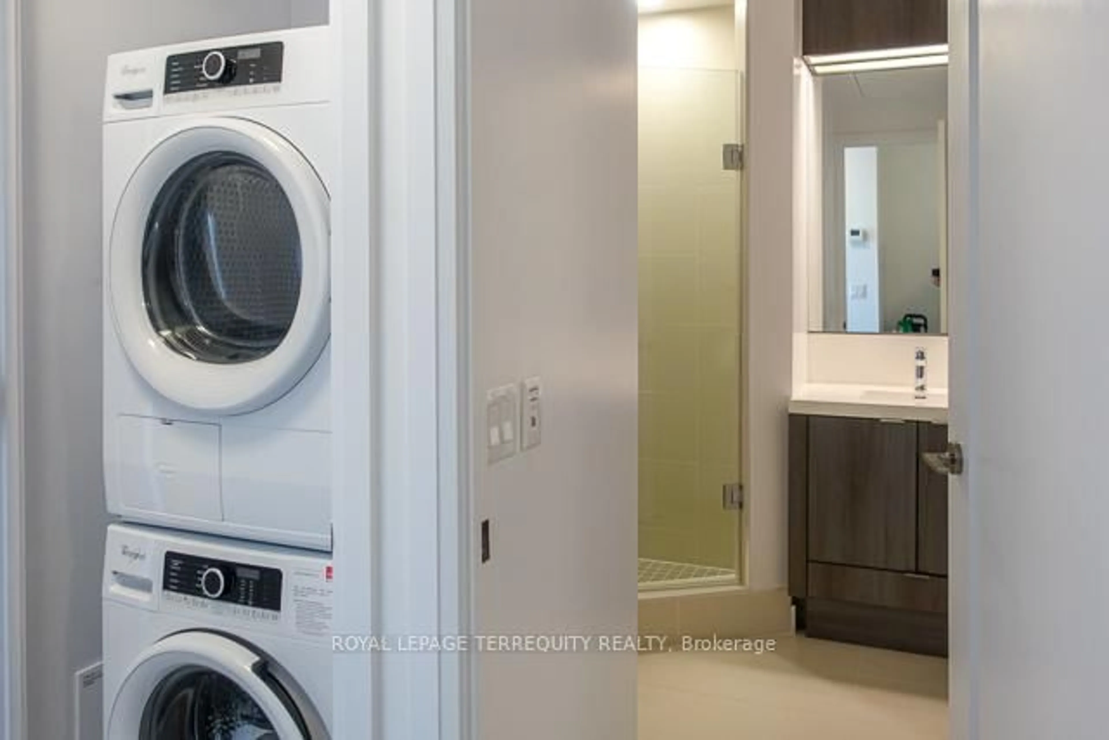 Laundry room for 101 Erskine Ave #1006, Toronto Ontario M4P 1Y5